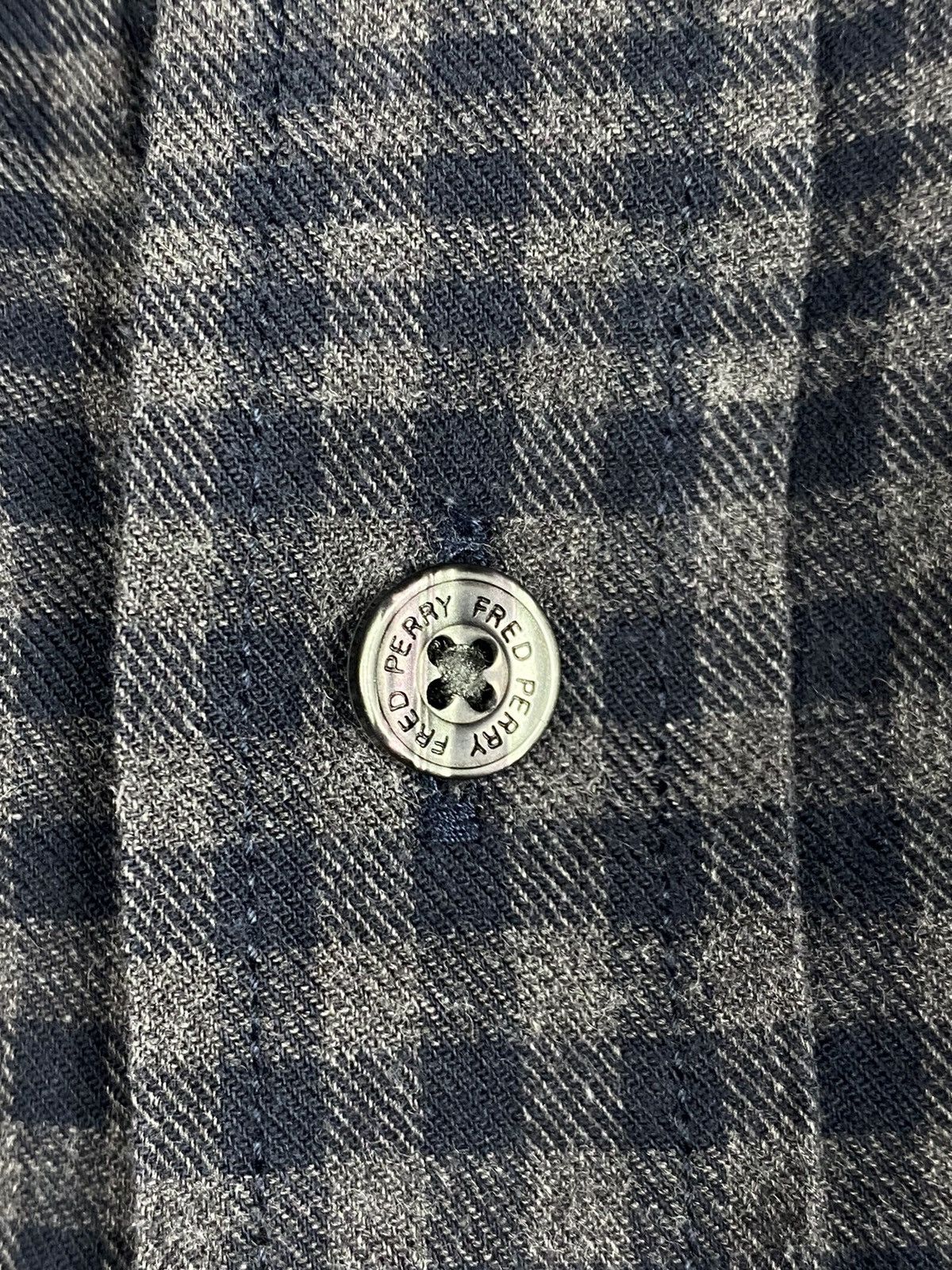 Fred Perry Y2K Fred Perry Button Up Checkered Shirt Size US M / EU 48-50 / 2 - 10 Thumbnail