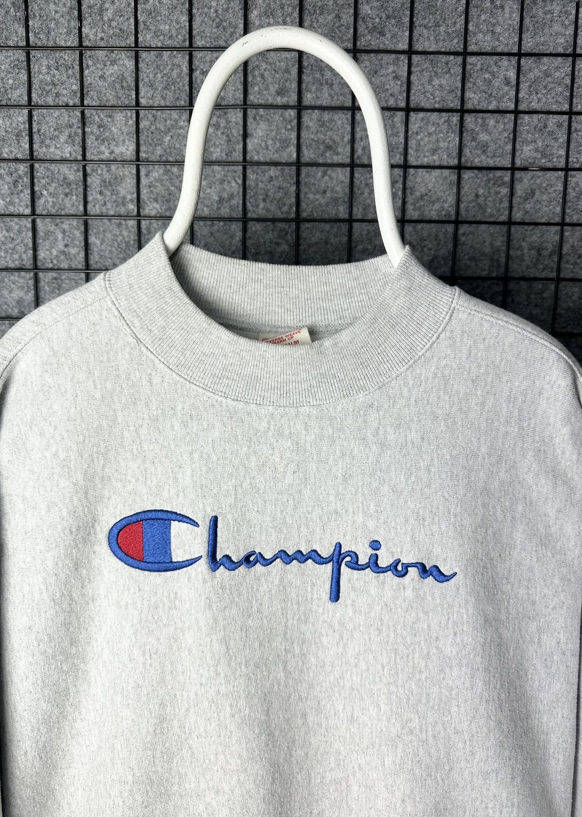 Champion × Vintage Champion Vintage Embroidered Logo Front Sweatshirt Size M Size US M / EU 48-50 / 2 - 2 Thumbnail