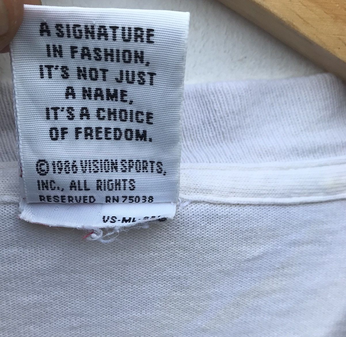 Vision Streetwear Vintage Vision Streetwear Skate Tee Streetwear Shirt-STAINS Size US S / EU 44-46 / 1 - 3 Thumbnail