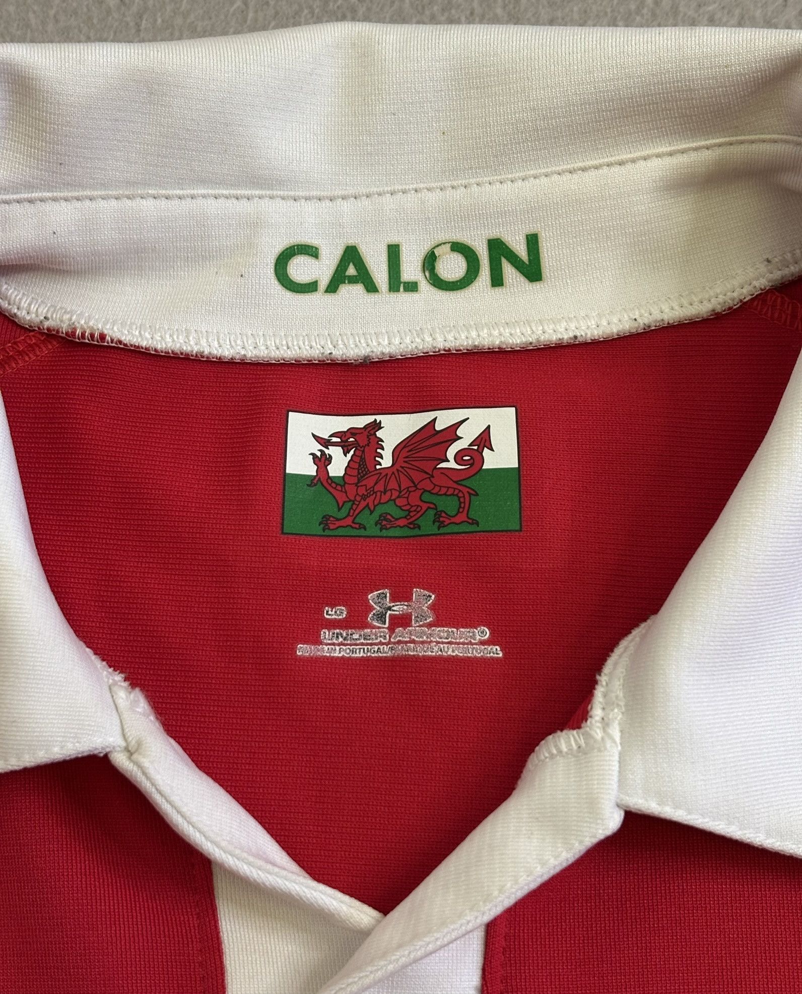 Under Armour Wales Rugby WRU 2008-2009 Under Armor jersey large Size US L / EU 52-54 / 3 - 14 Thumbnail