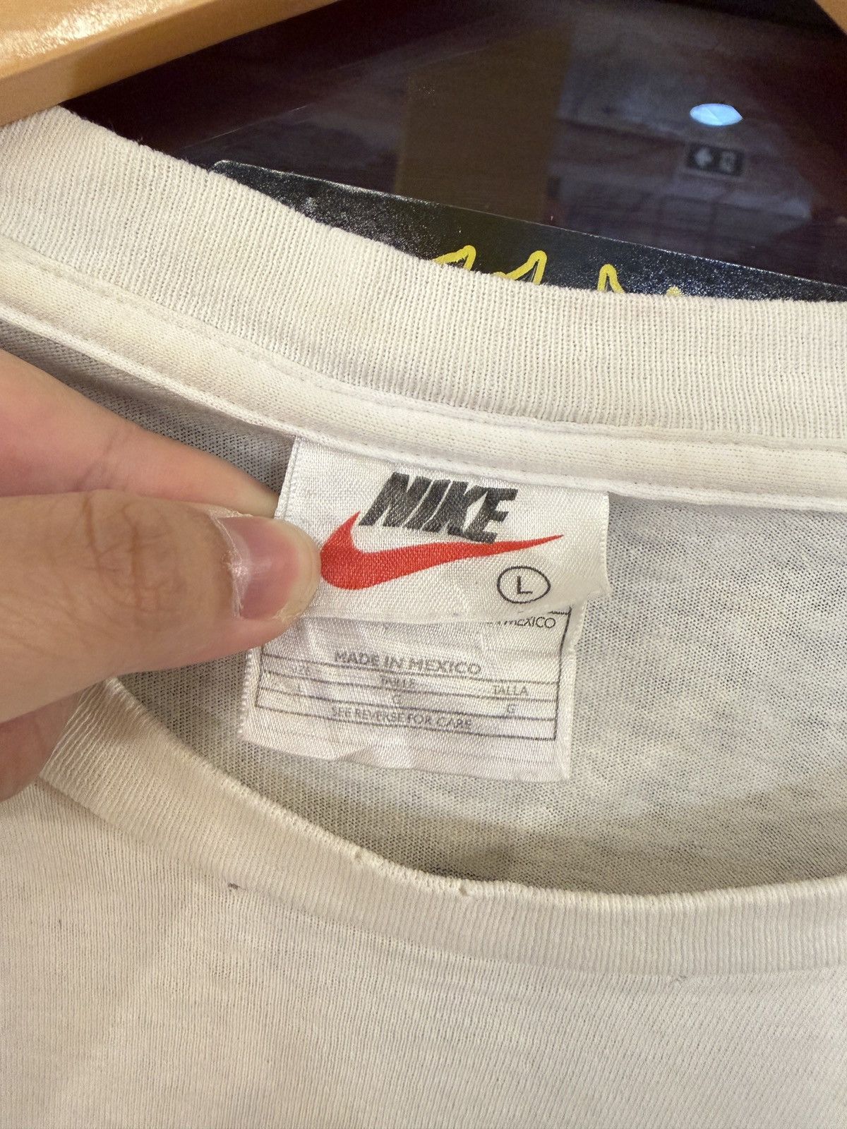 Nike Vintage Nike 90's T-shirt Size US L / EU 52-54 / 3 - 5 Thumbnail