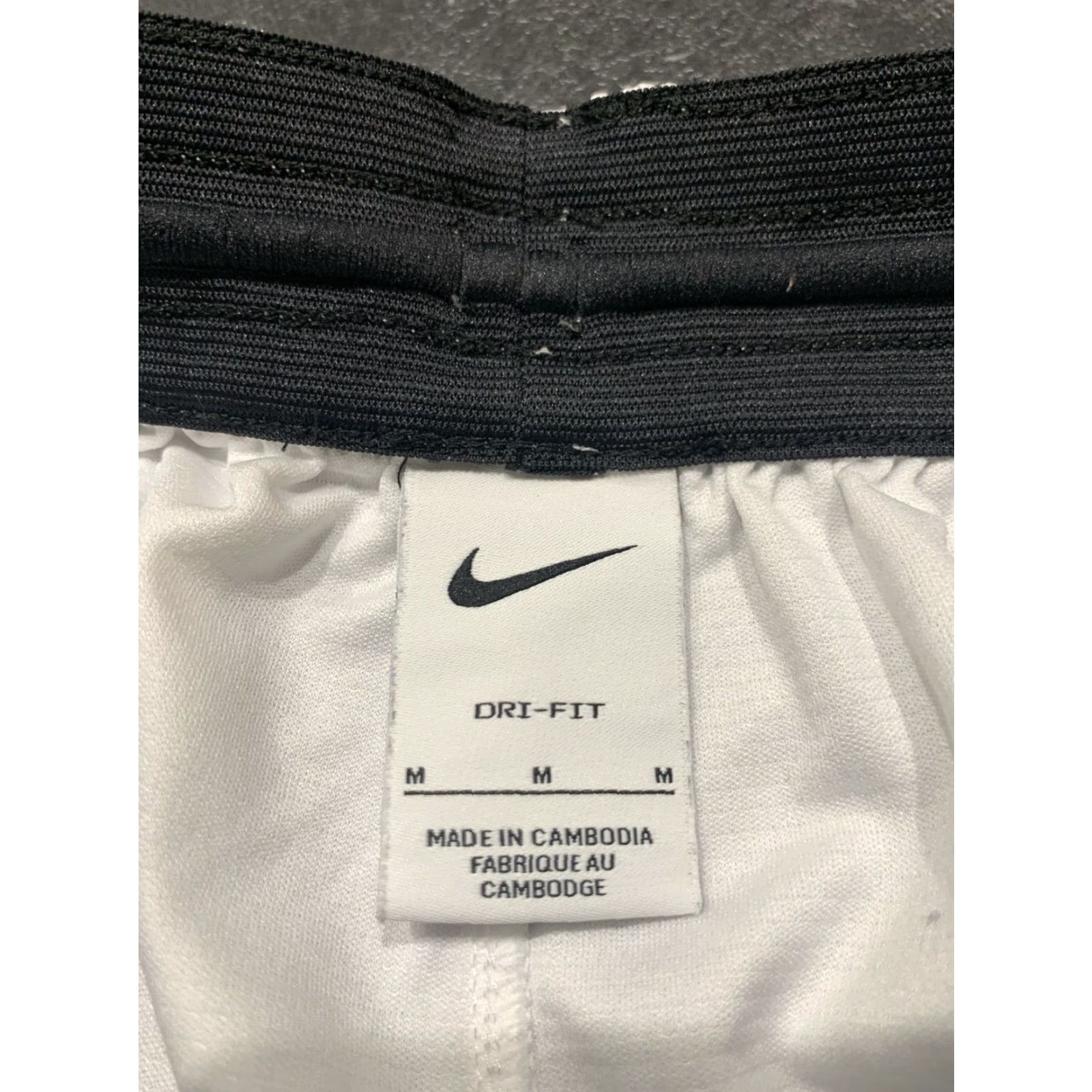 Nike Nike Basketball Shorts White Medium Mens Reversible Athletic Size US 31 - 3 Thumbnail