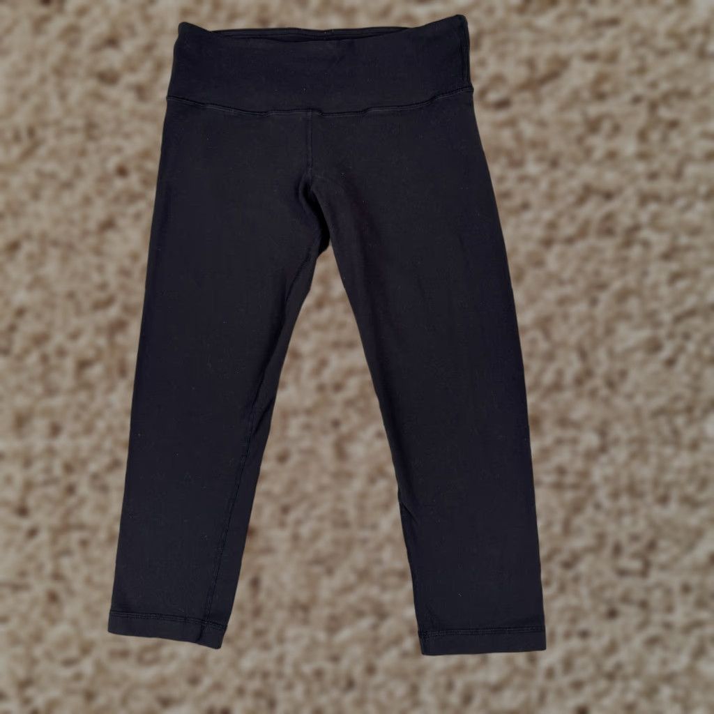 Lululemon Lululemon Pants Womens 6 Black Wunder Under Crop Yoga Luon Fabric Cropped Pockets Straight Leg 21 in Inseam Regular Size Type Activewear Womens Size 28" / US 6 / IT 42 - 1 Thumbnail