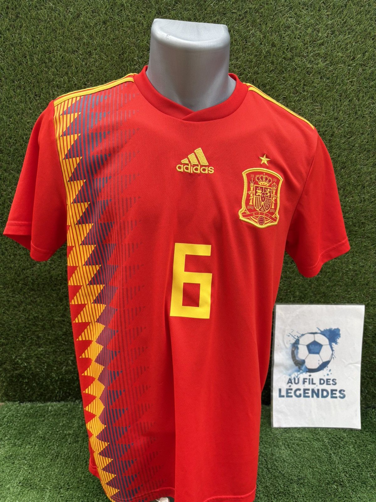 Adidas Iniesta spain jersey Size US M / EU 48-50 / 2 - 2 Thumbnail