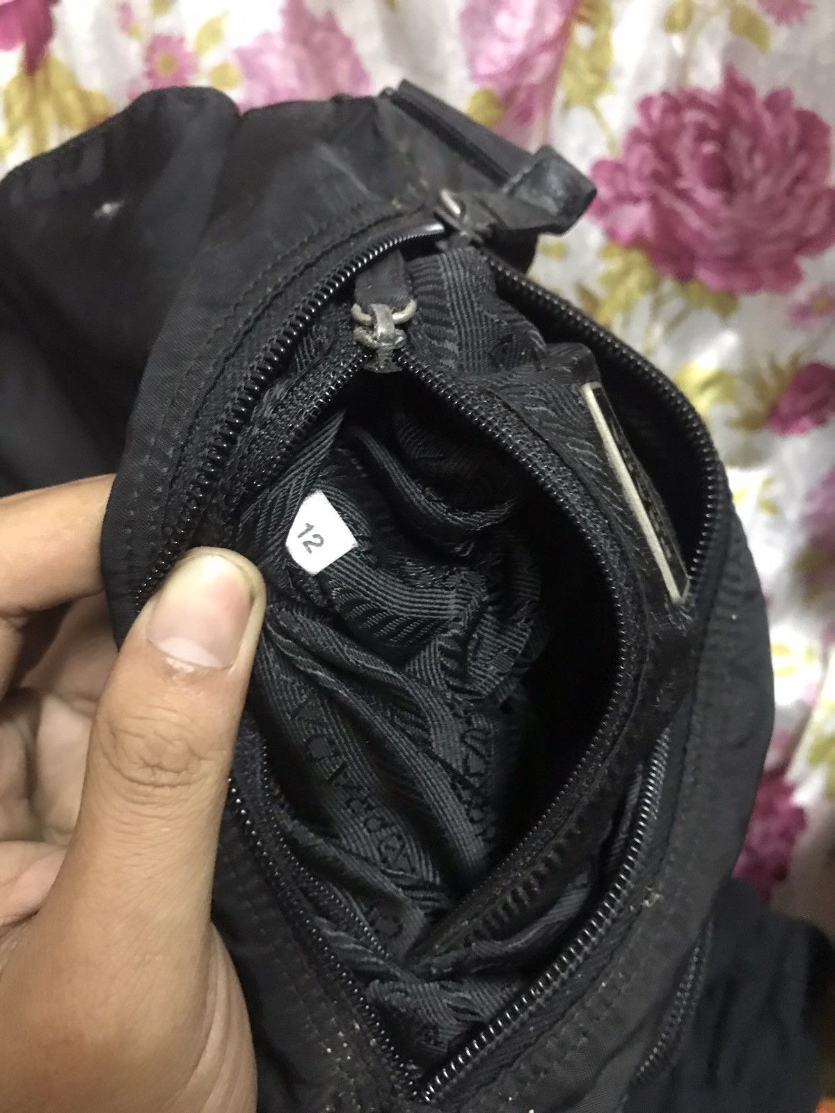 Prada Authentic Prada Black Shoulder Size ONE SIZE - 10 Thumbnail