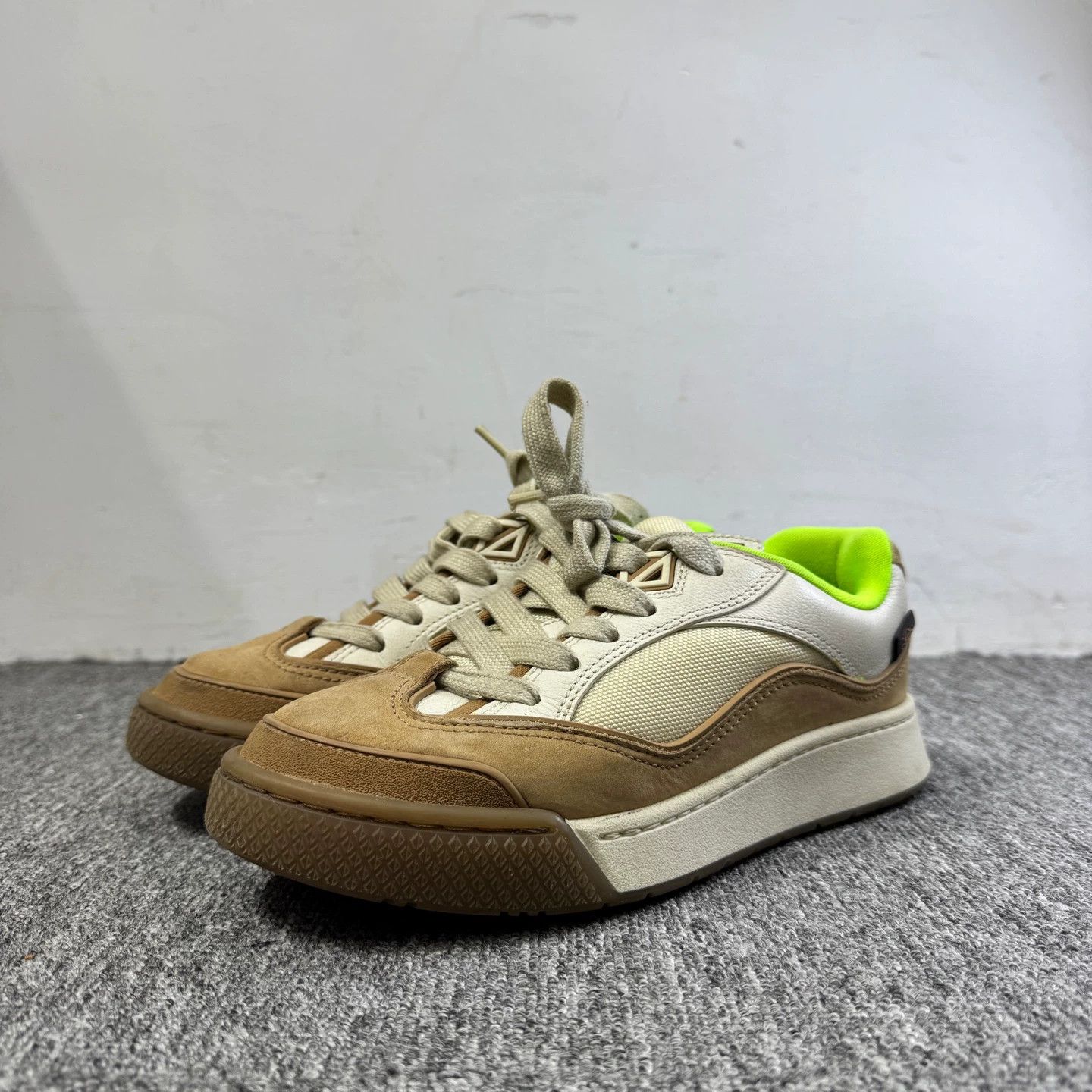 Dior Dior x TS B713 Bread Sneakers 40 Size US 7 / EU 40 - 1 Thumbnail
