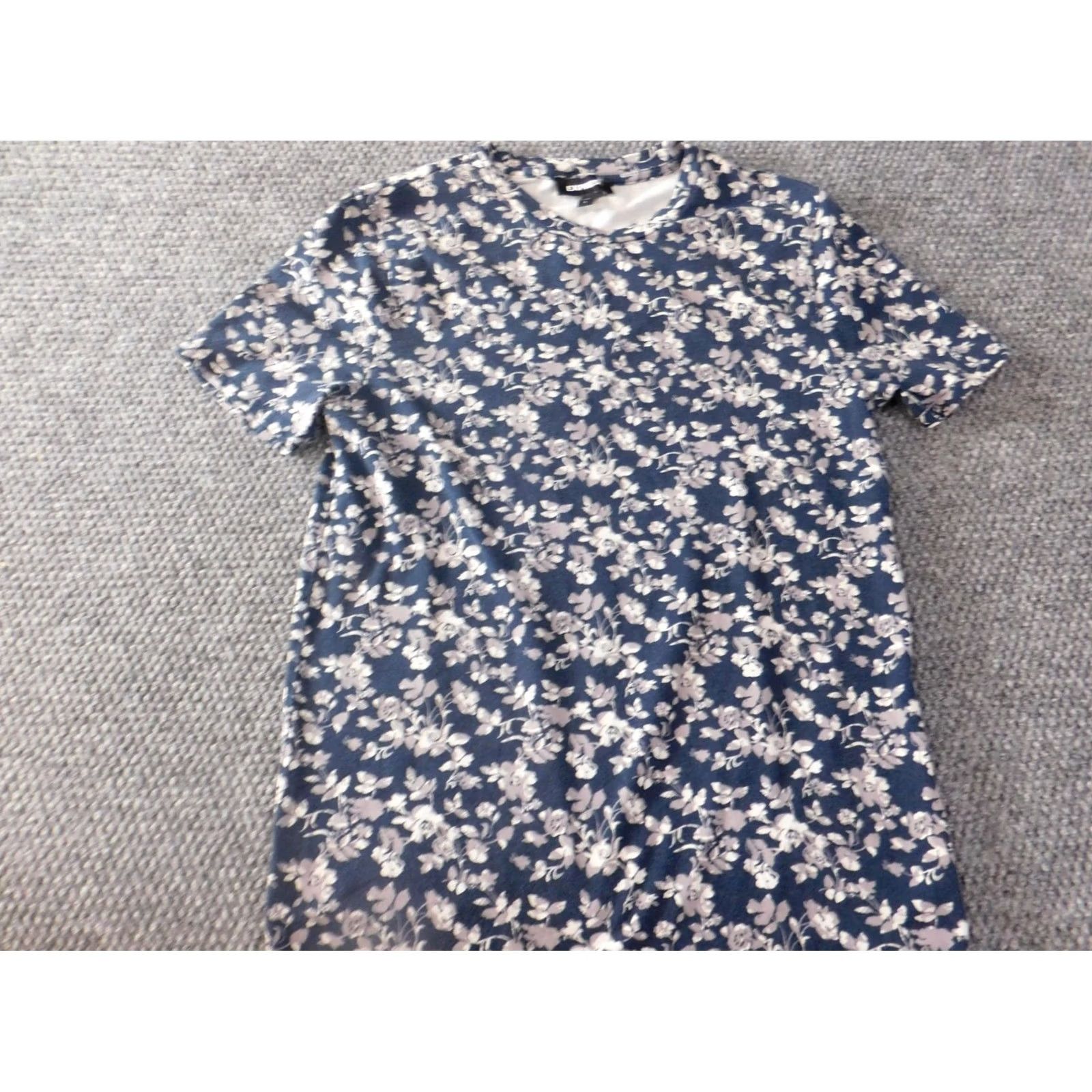 Express Express Womens Blouse S Blue Floral Graphic Tee Stretch Short Sleeve Crew Neck Pullover Cotton Spandex Casual Knit Shirt Regular Women Blouse Size S / US 4 / IT 40 - 3 Thumbnail
