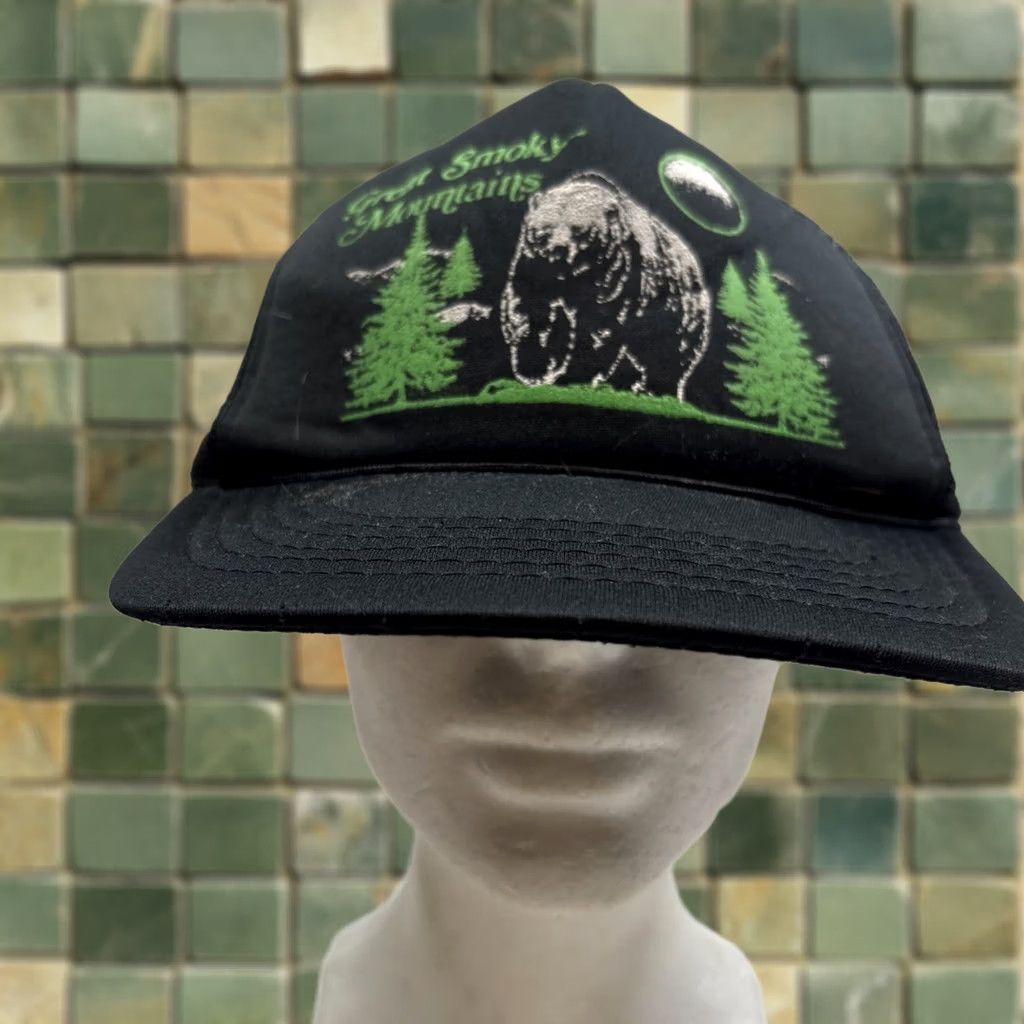 Vintage VINTAGE Great Smoky Mountains National Park Black Trucker Cap Hat Bear Snapback Men One Size Black Trucker Hat Snapback National Parks Mens Size US M / EU 48-50 / 2 - 1 Thumbnail
