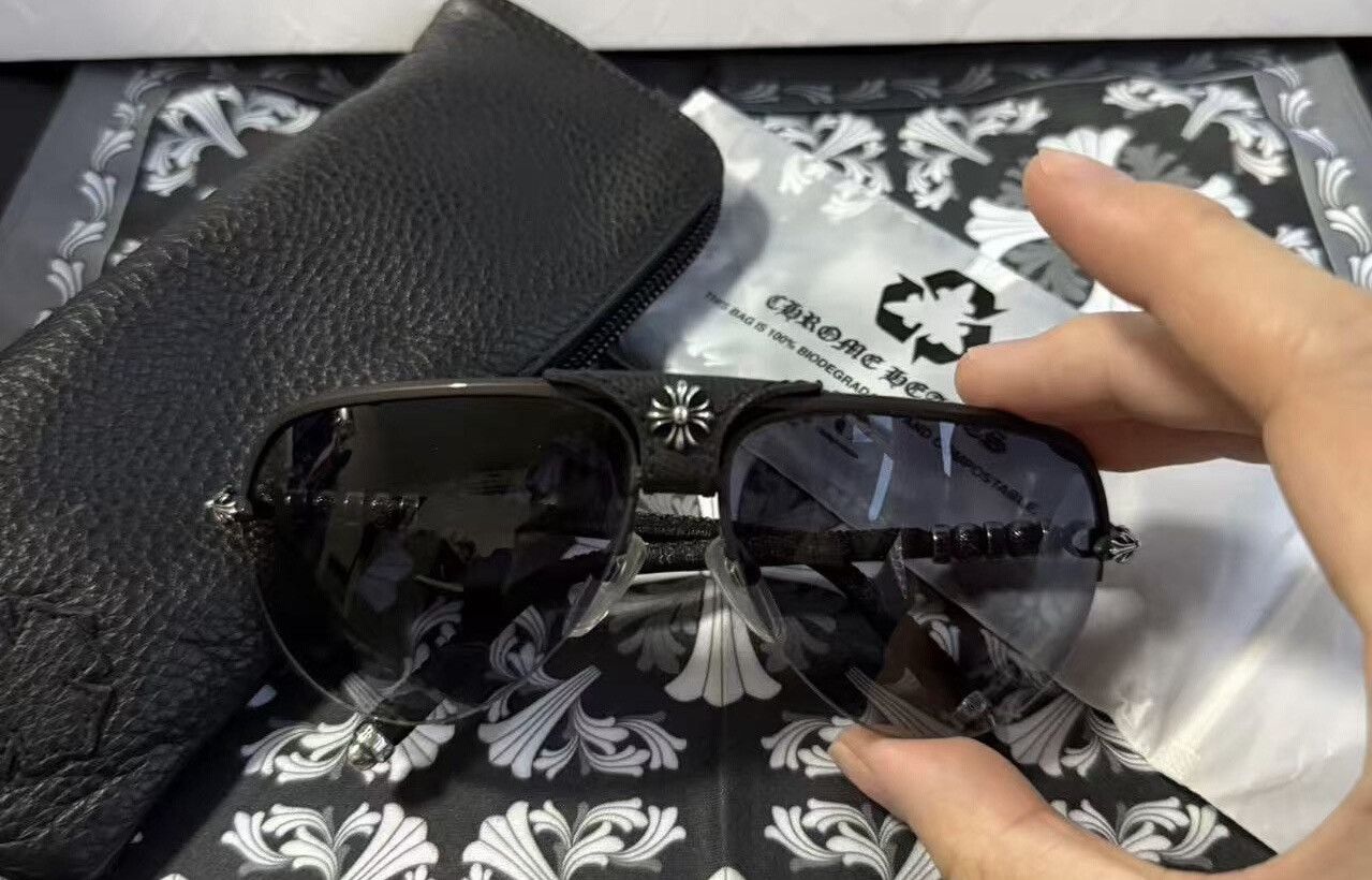 Chrome Hearts Chrome Hearts Pearl Fish Skin & Silver Sunglasses Size ONE SIZE - 1 Thumbnail