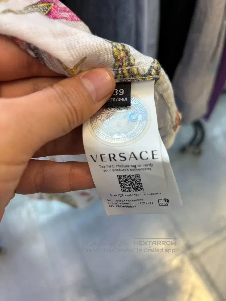 Versace Versace Men's linen shirts Size US M / EU 48-50 / 2 - 5 Thumbnail