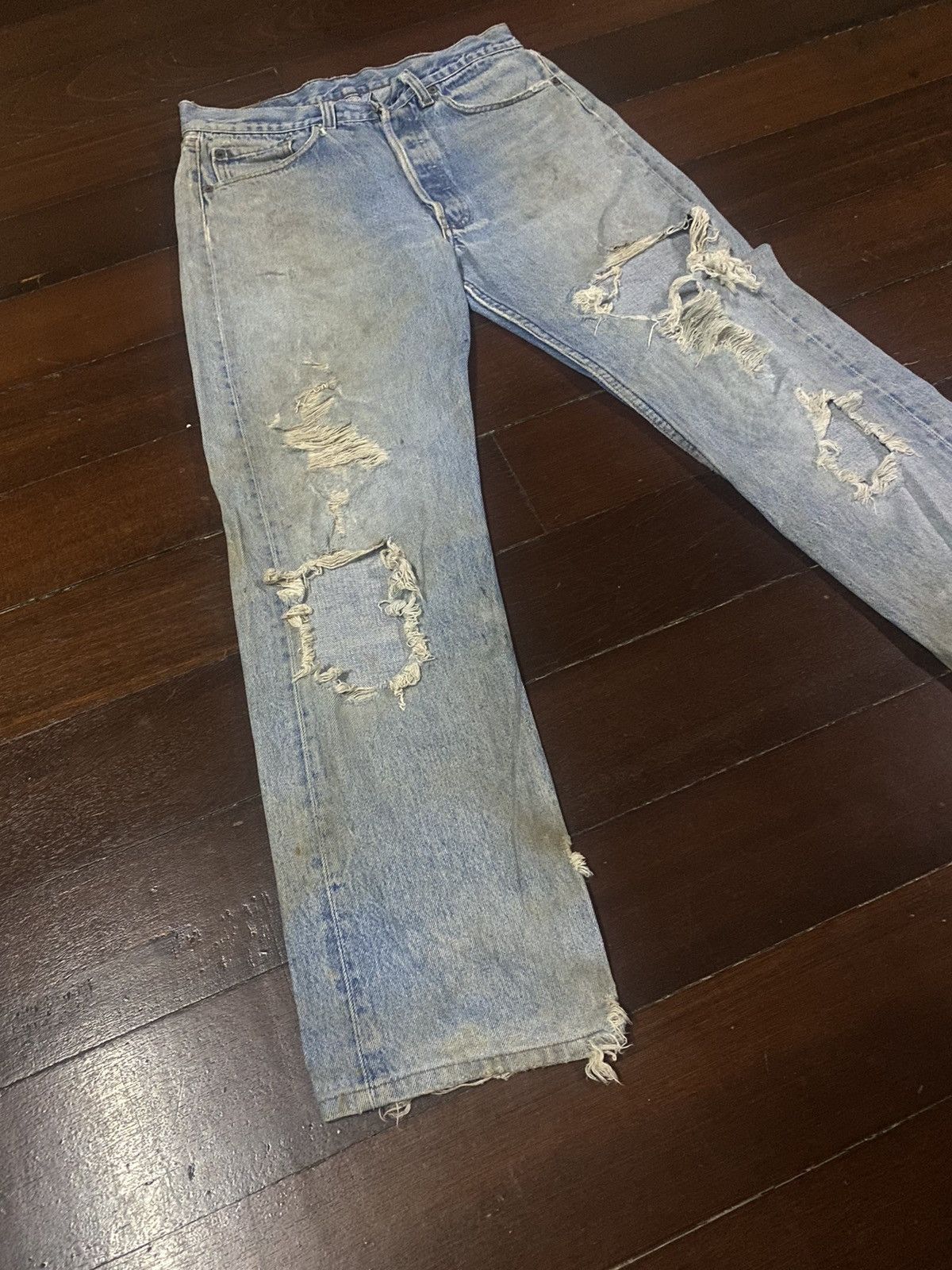 Levi's Vintage Clothing FIRE 🔥 VINTAGE 70s 80s LEVIS 501 DESTROY DISTRESSED RIPPED Size US 32 / EU 48 - 3 Thumbnail