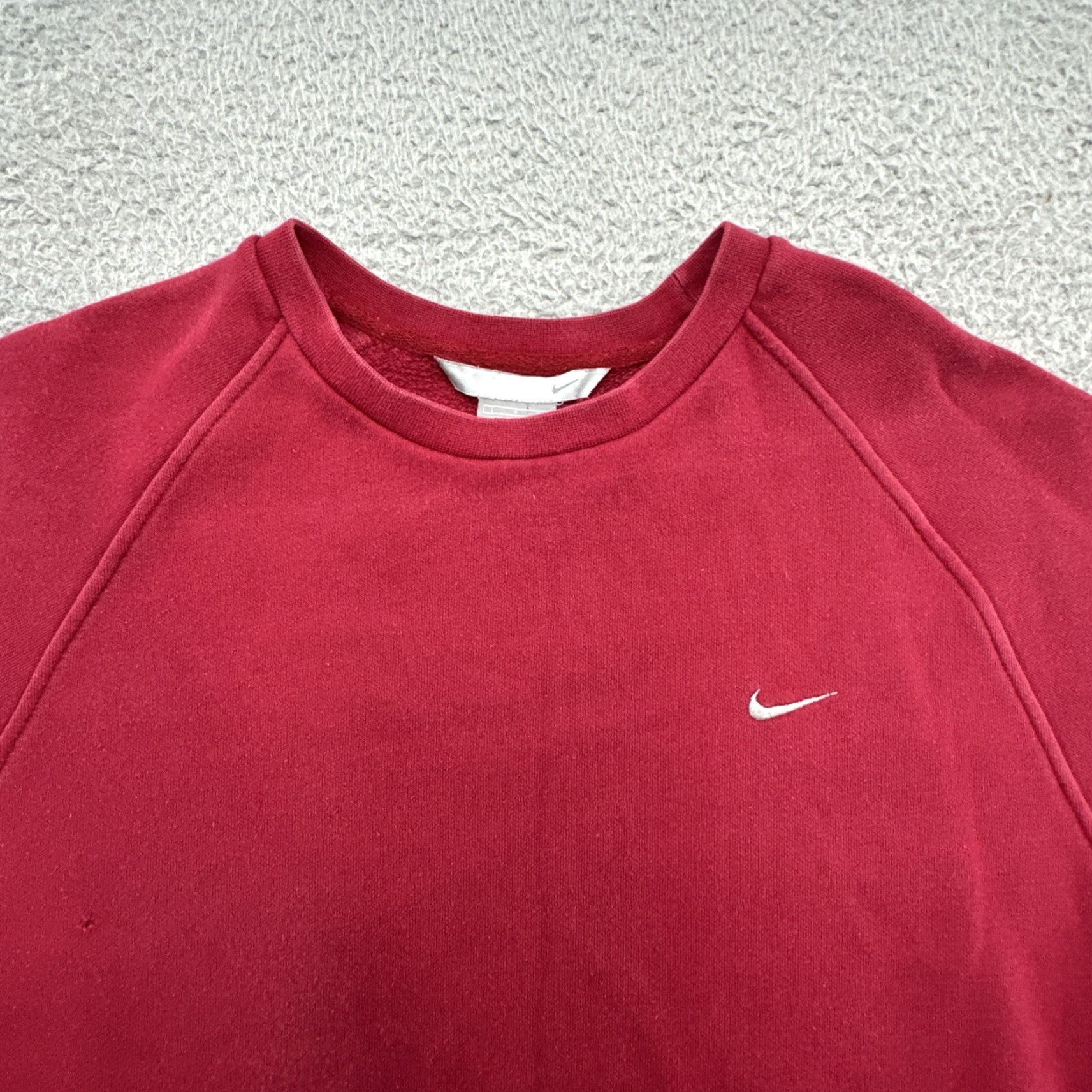 Nike VINTAGE Nike Sweatshirt Crewneck XL Beige Red Logo Embroidered 90s City College USA Mens Sweatshirt Size US L / EU 52-54 / 3 - 6 Thumbnail