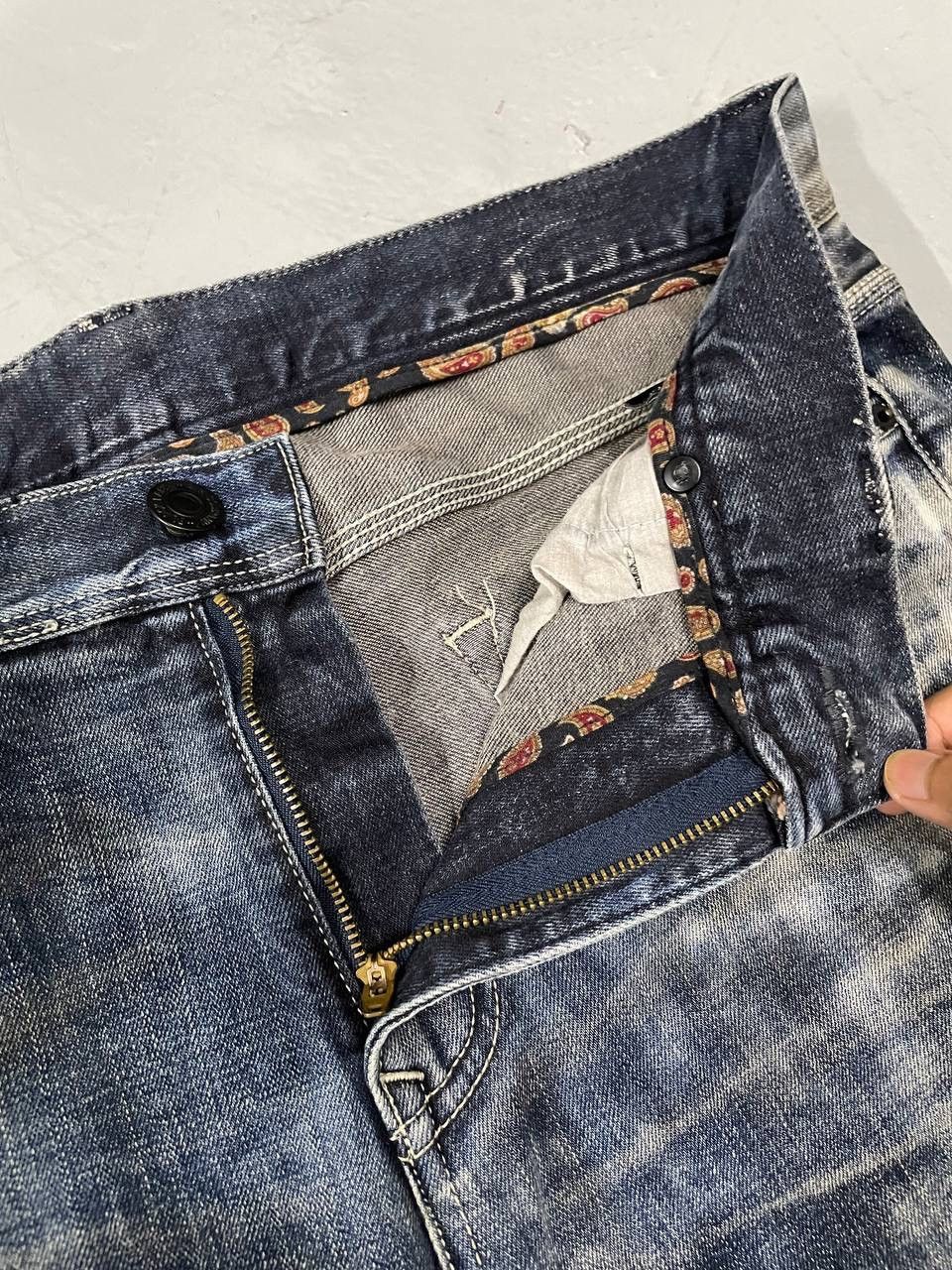Black Label DISTRESS DENIME BLACK LABEL Size US 35 - 5 Thumbnail