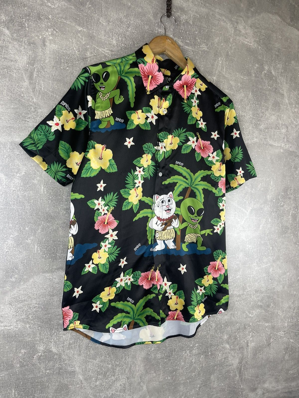 RIPNDIP RIPNDIP Hawaiian Shirt Alien Lucky Cat Floral Short Sleeve Size US S / EU 44-46 / 1 - 3 Thumbnail