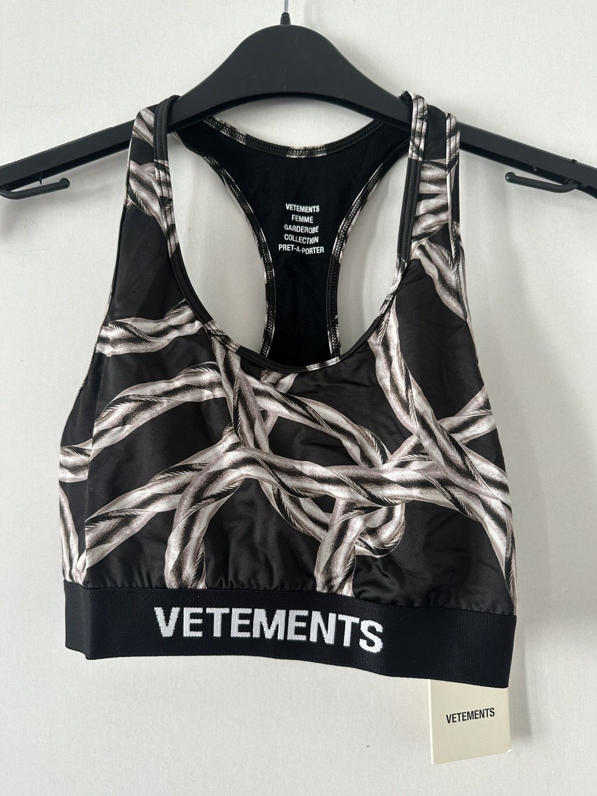 Chain print sport bra top