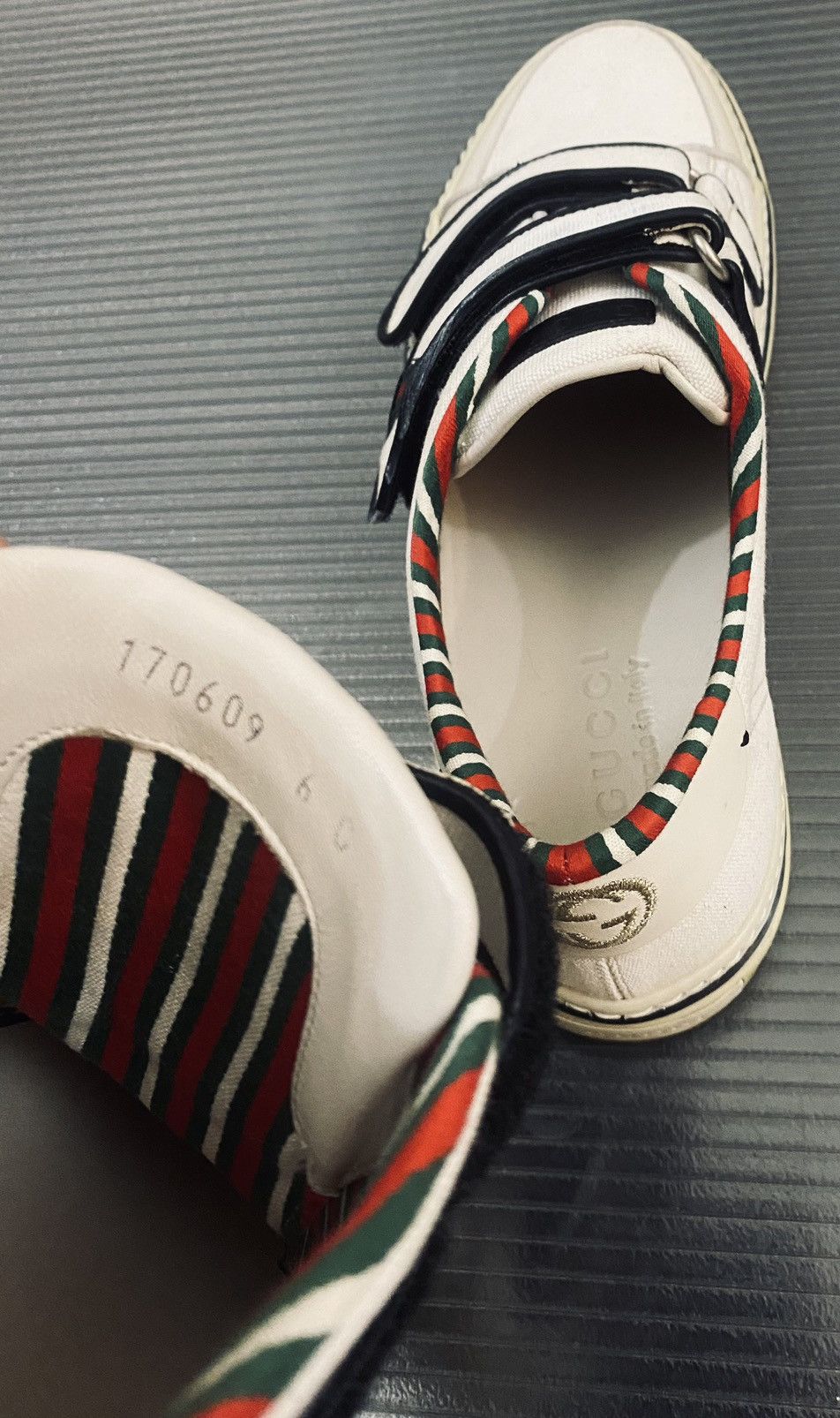 Gucci Gucci 🇮🇹 x Tom Ford white canvas Firenze sneakers 6uk VINTAGE Size US 7 / EU 40 - 8 Thumbnail