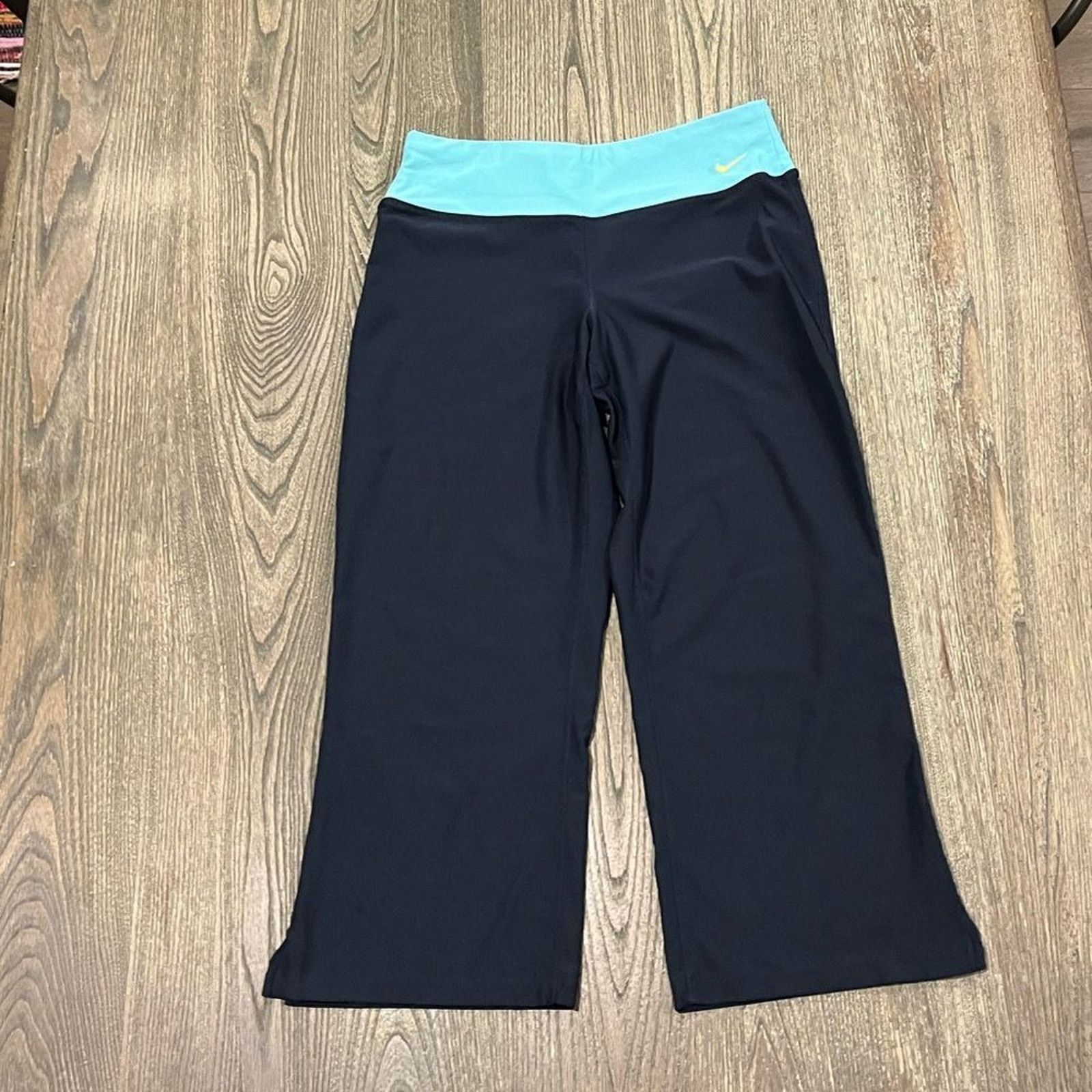 Nike Nike Fit Dry Womens Capri Pants Swoosh Mid-Rise Navy Blue S Size 25" / US 0 / IT 36 - 1 Thumbnail