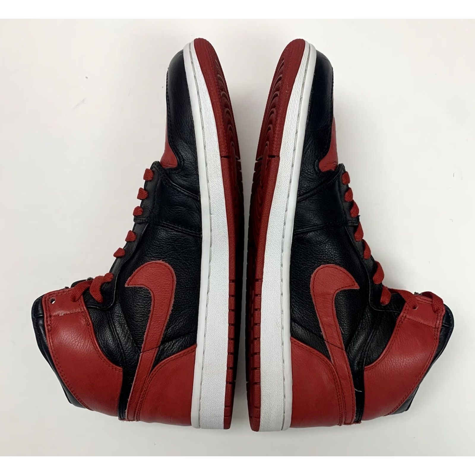 Nike Nike Air Jordan 1 Banned X Bred 1 2011 Size 10.5 Black/Red Sneaker Mens Affordable Condition Great Release Year 2011 Vintage No Size US 11 / EU 44 - 4 Thumbnail