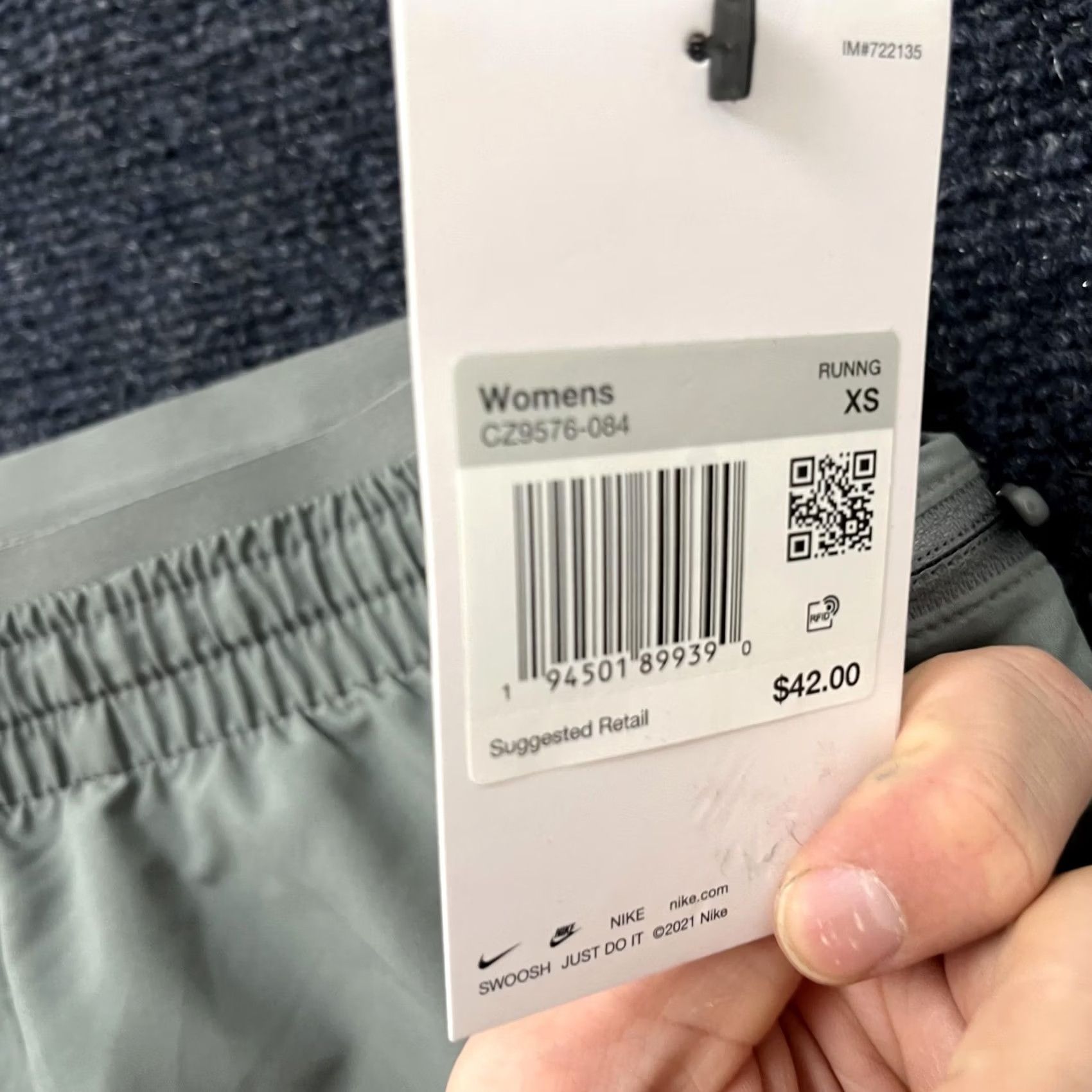 Nike Nike Shorts Womens XS Gray Dri-FIT Running Lightweight Reflective Zip Pocket Size 26" / US 2 / IT 38 - 2 Thumbnail