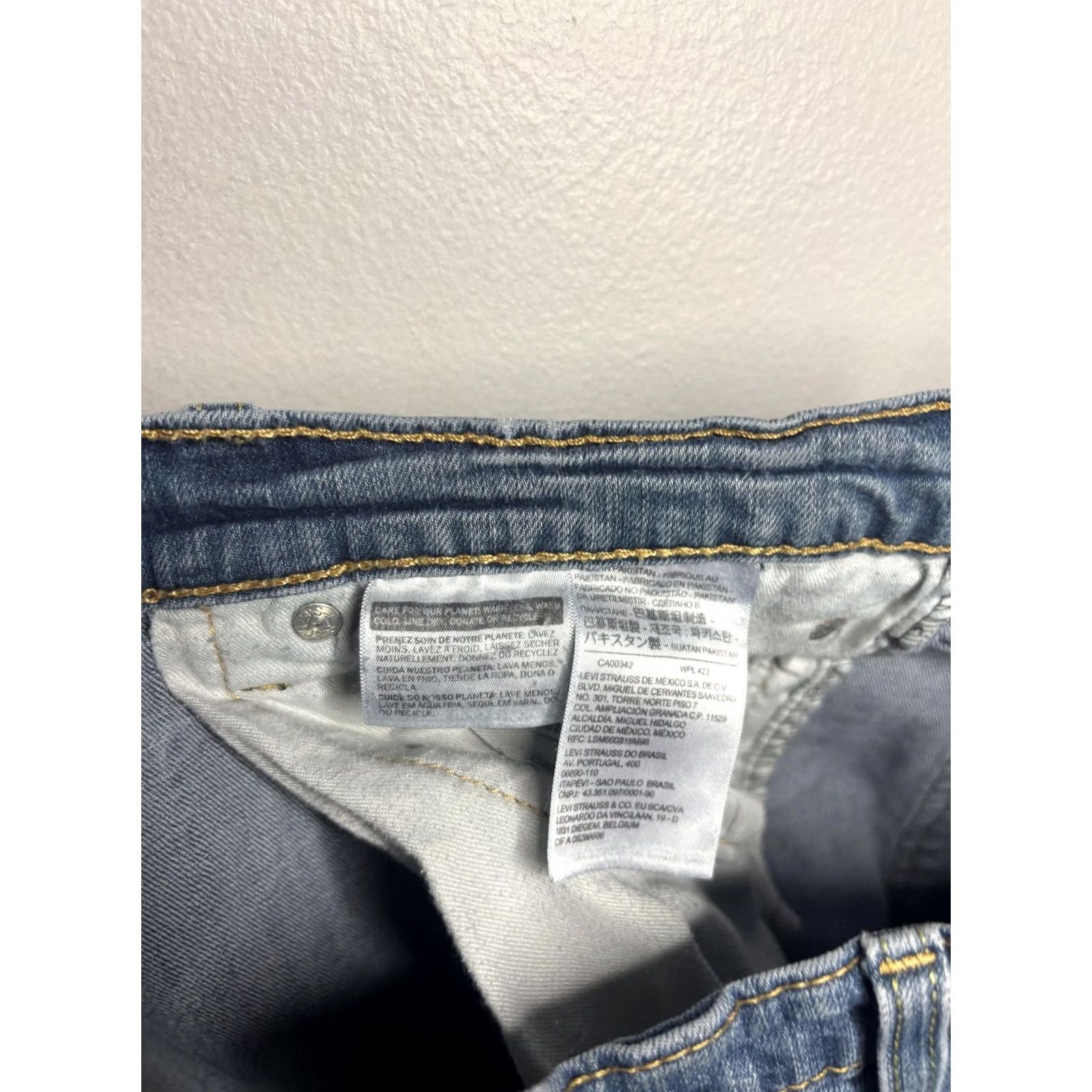 Levi's Levi's 541 Jeans Mens Athletic Taper Stretch Denim Pants Blue Medium Wash 36x27 Size US 36 / EU 52 - 6 Thumbnail