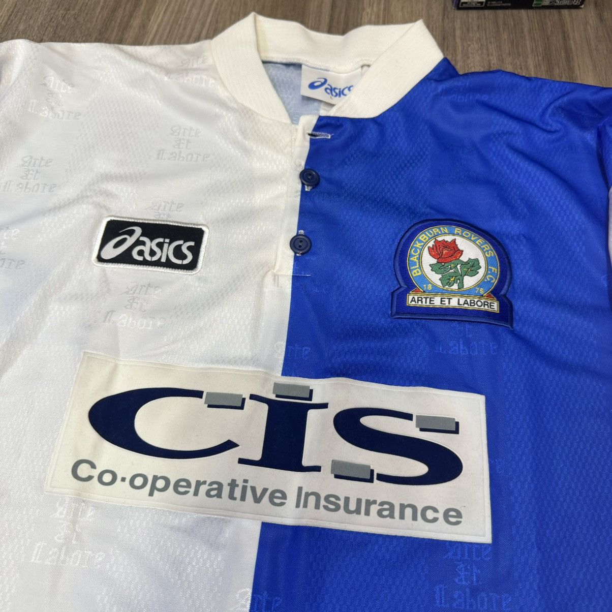 Asics Blackburn Rovers 96/98 classic home shirt Size US L / EU 52-54 / 3 - 3 Thumbnail