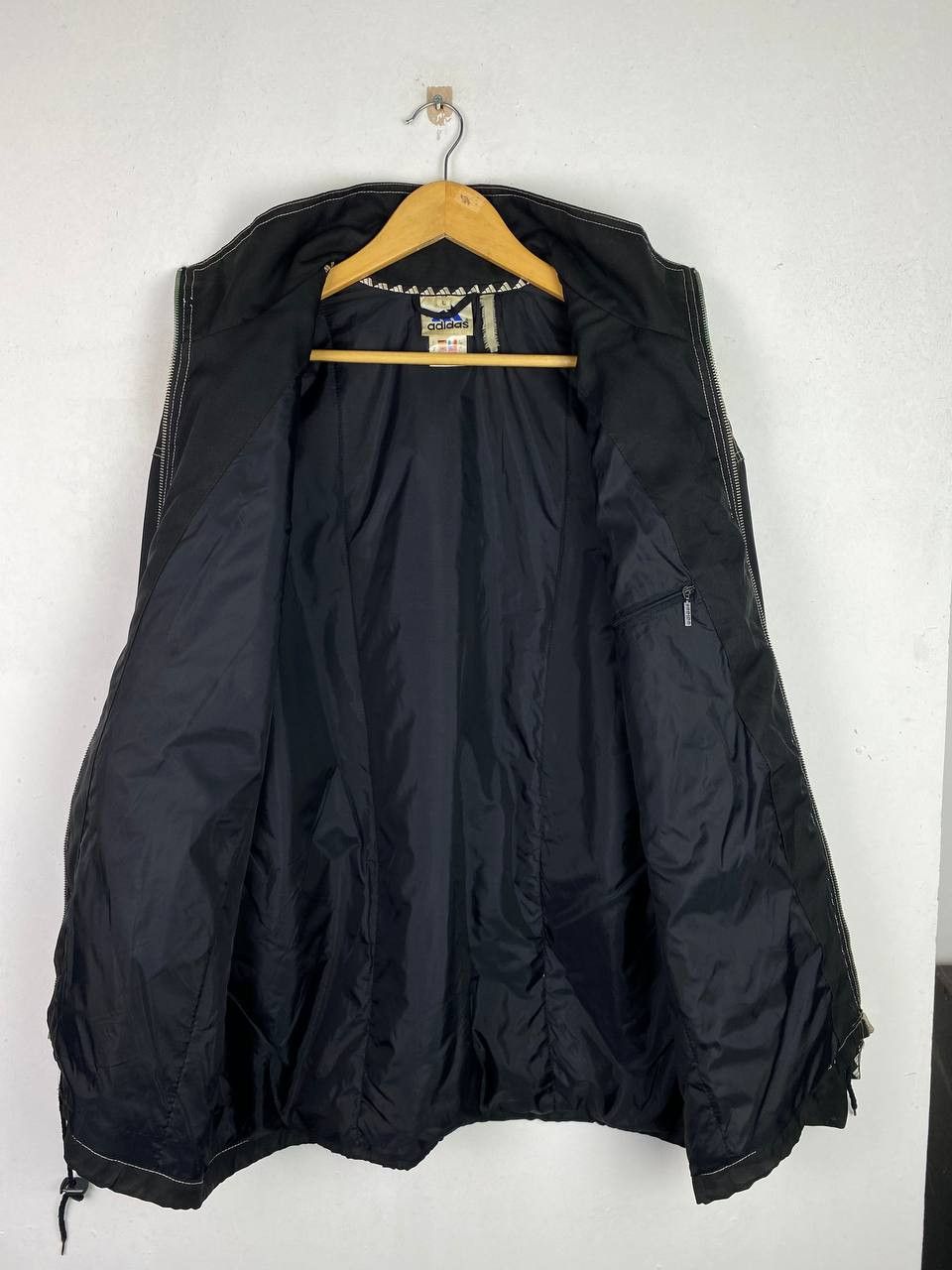 Adidas vintage 90s adidas equipment jacket very nice design Size US L / EU 52-54 / 3 - 6 Thumbnail