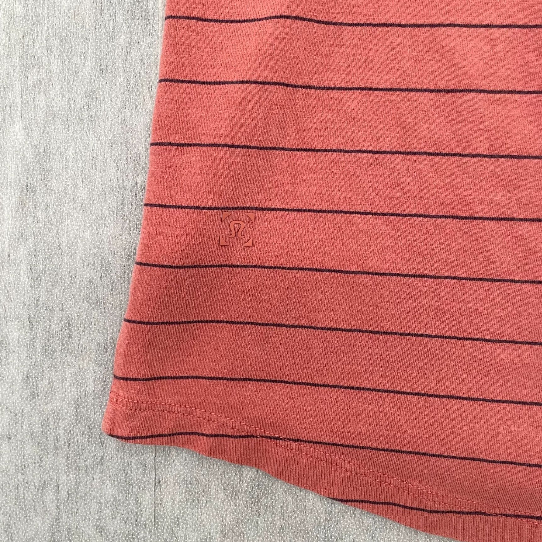 Lululemon VINTAGE Lululemon Shirt Men Large Activewear Short Sleeve Crew Neck Logo Pink 90s Athleisure Size US L / EU 52-54 / 3 - 4 Thumbnail