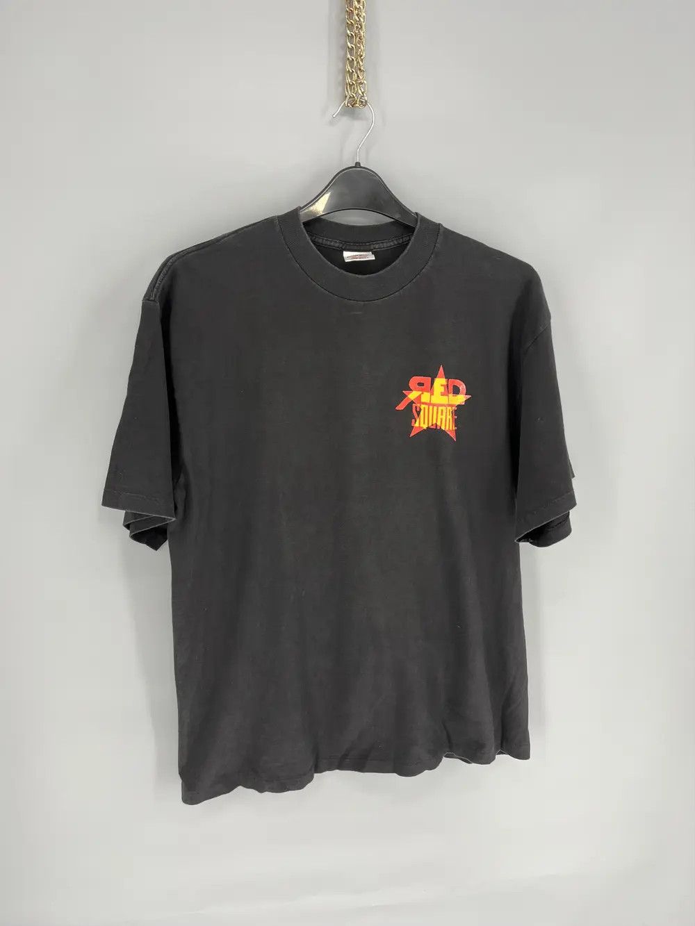 Disney Vintage 90s red square Mickey Mouse Thrashed T-Shirt Size US XL / EU 56 / 4 - 3 Thumbnail