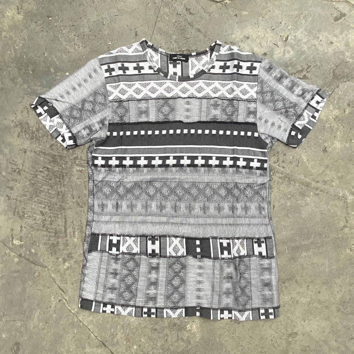 Comme des Garcons Tricot Comme des Garcons Navajo Tshirt Size US S / EU 44-46 / 1 - 1 Thumbnail