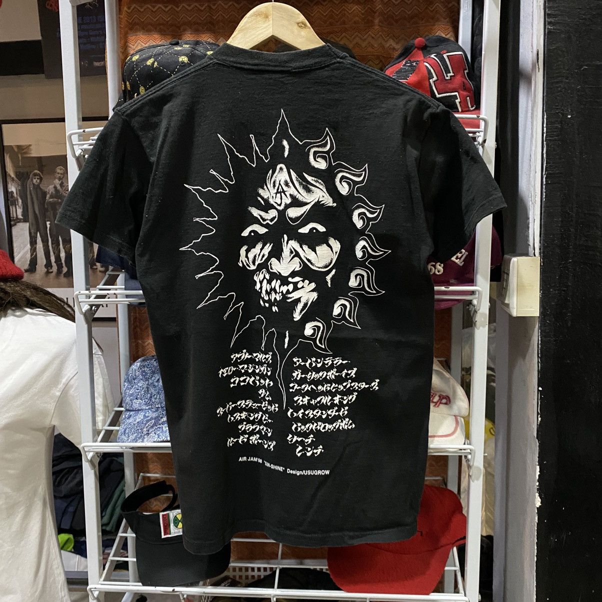 Band Tees VINTAGE‼️Air Jam '98 T-shirt with a design by Tee Size US S / EU 44-46 / 1 - 1 Thumbnail