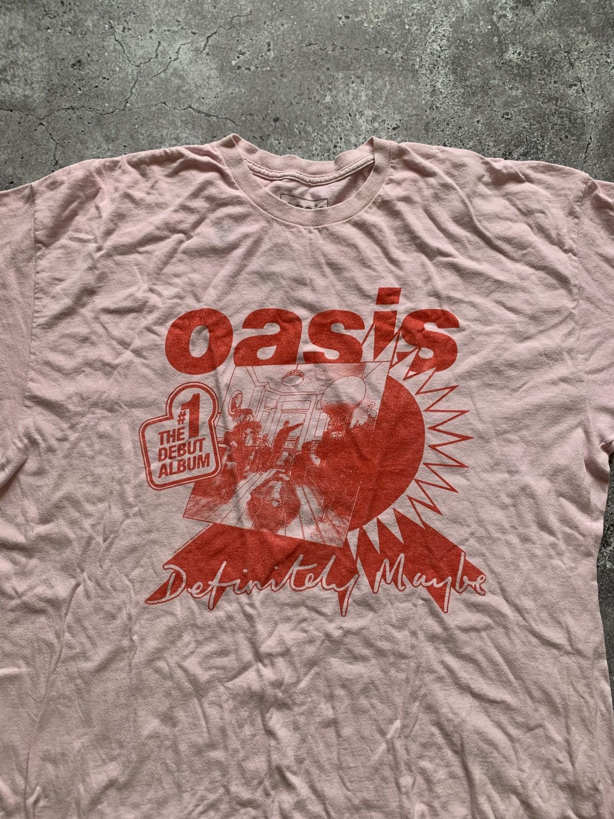 Band Tees 🔥VINTAGE OASIS DEFINITELY MAYBE DEBUT ALBUM T-SHIRT Size US XL / EU 56 / 4 - 2 Thumbnail