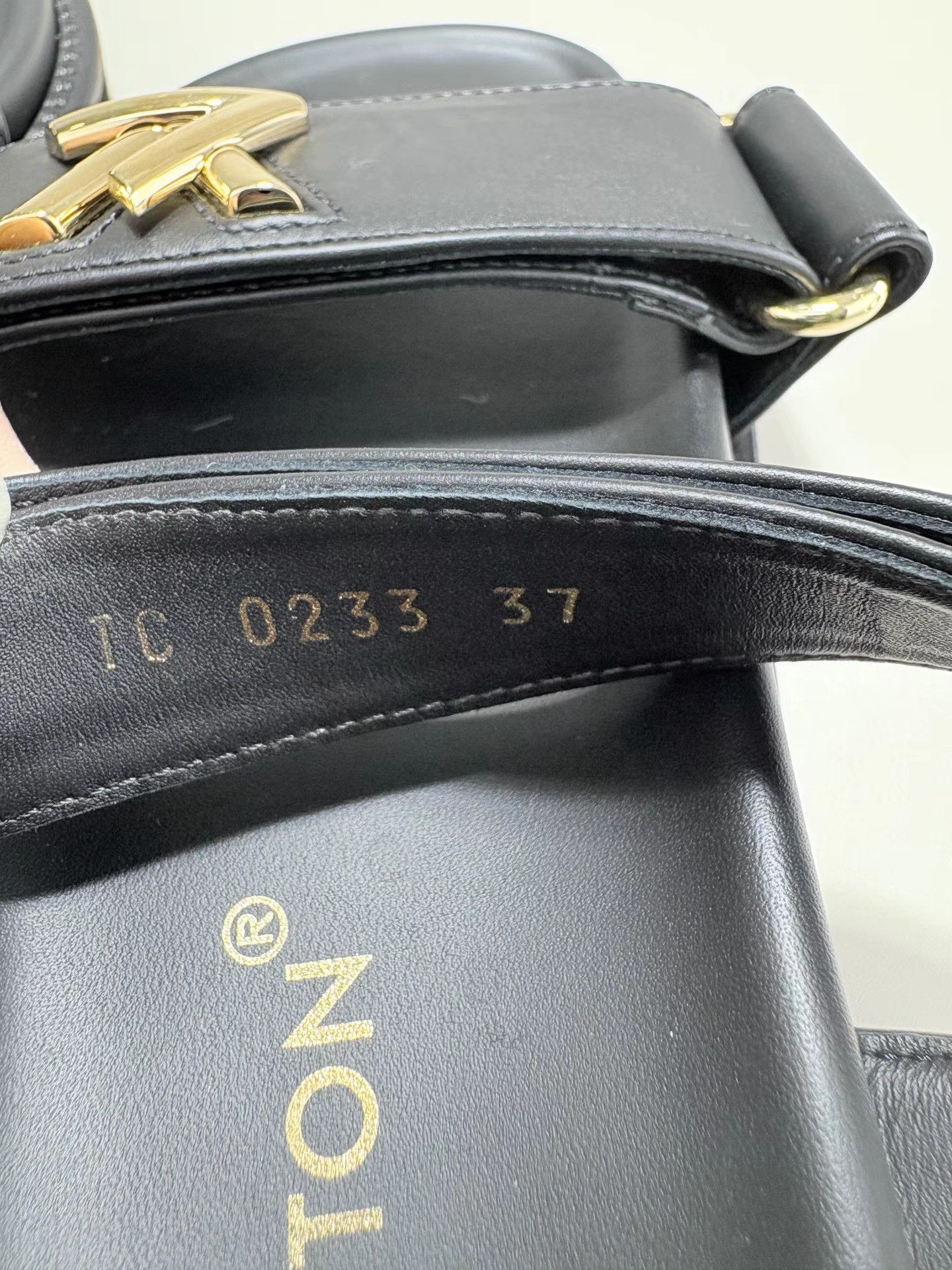 Louis Vuitton LOUIS VUITTON LV SUNSET Black & Gold Logo Velcro Sandals K1 Size US 7 / IT 37 - 6 Thumbnail
