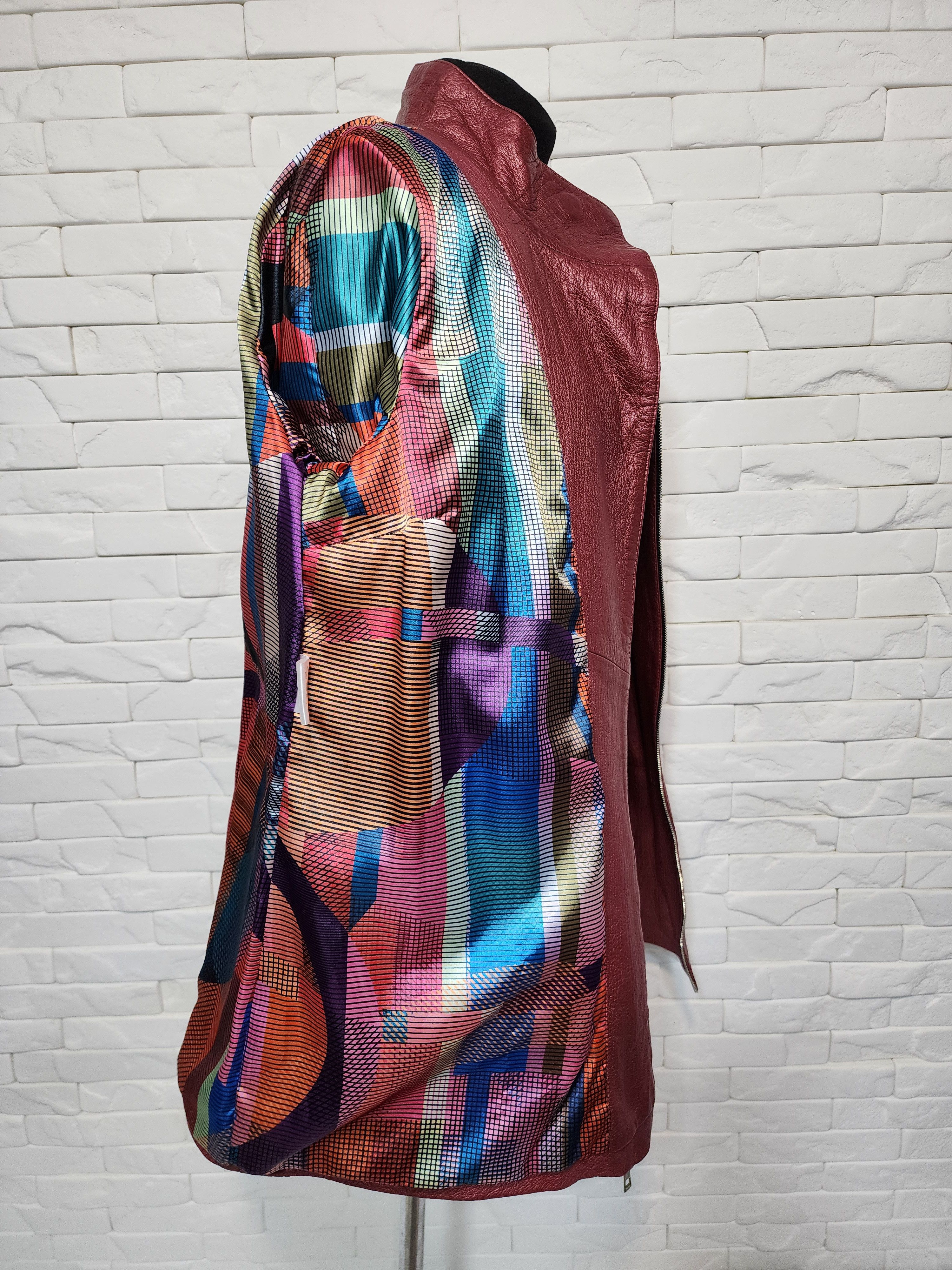 Designer Women's red leather jacket with a metal zipper. Size L / US 10 / IT 46 - 8 Thumbnail