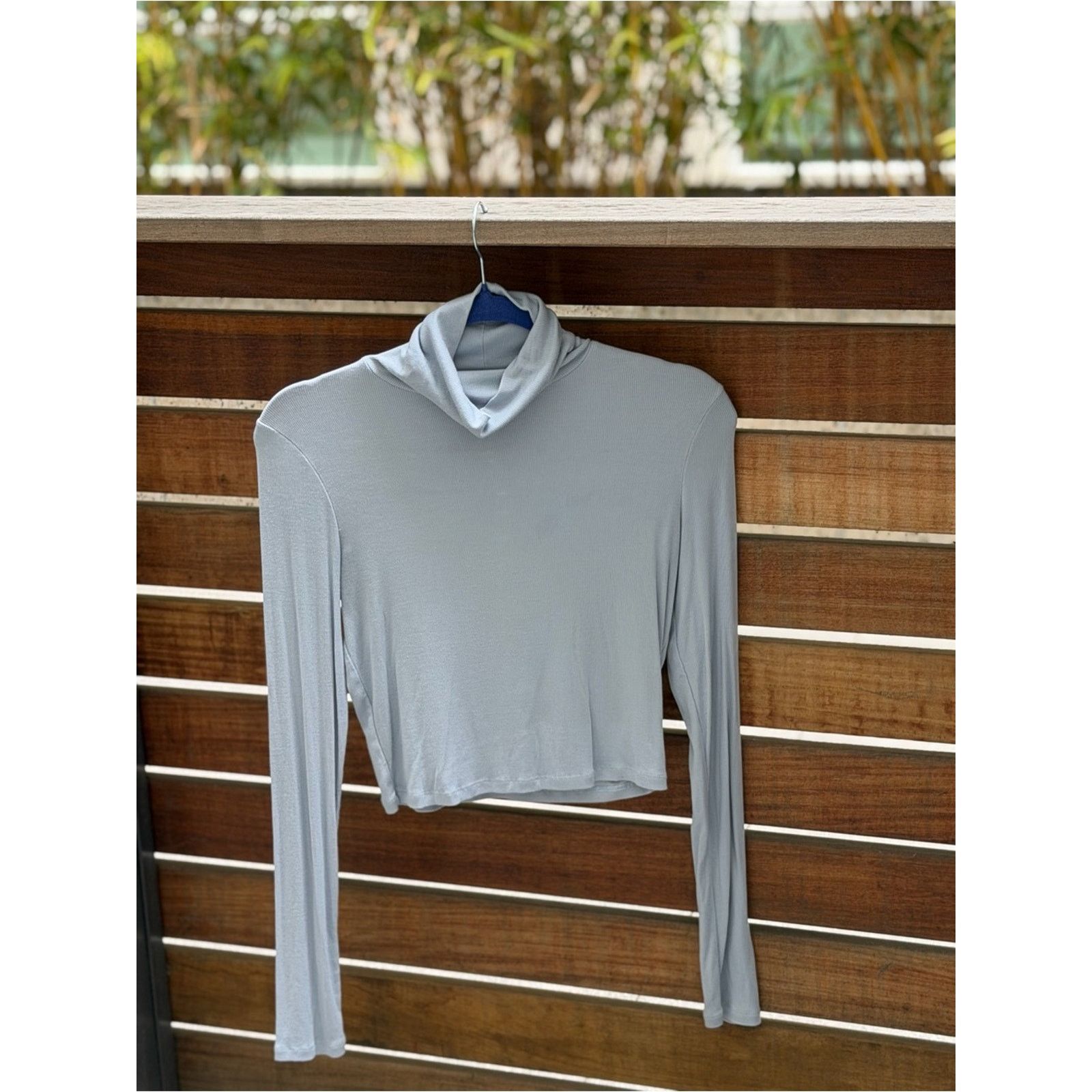 Aritzia Aritzia Sunday Best Turtleneck Crop Top Baby Blue Size M Size M / US 6-8 / IT 42-44 - 1 Thumbnail