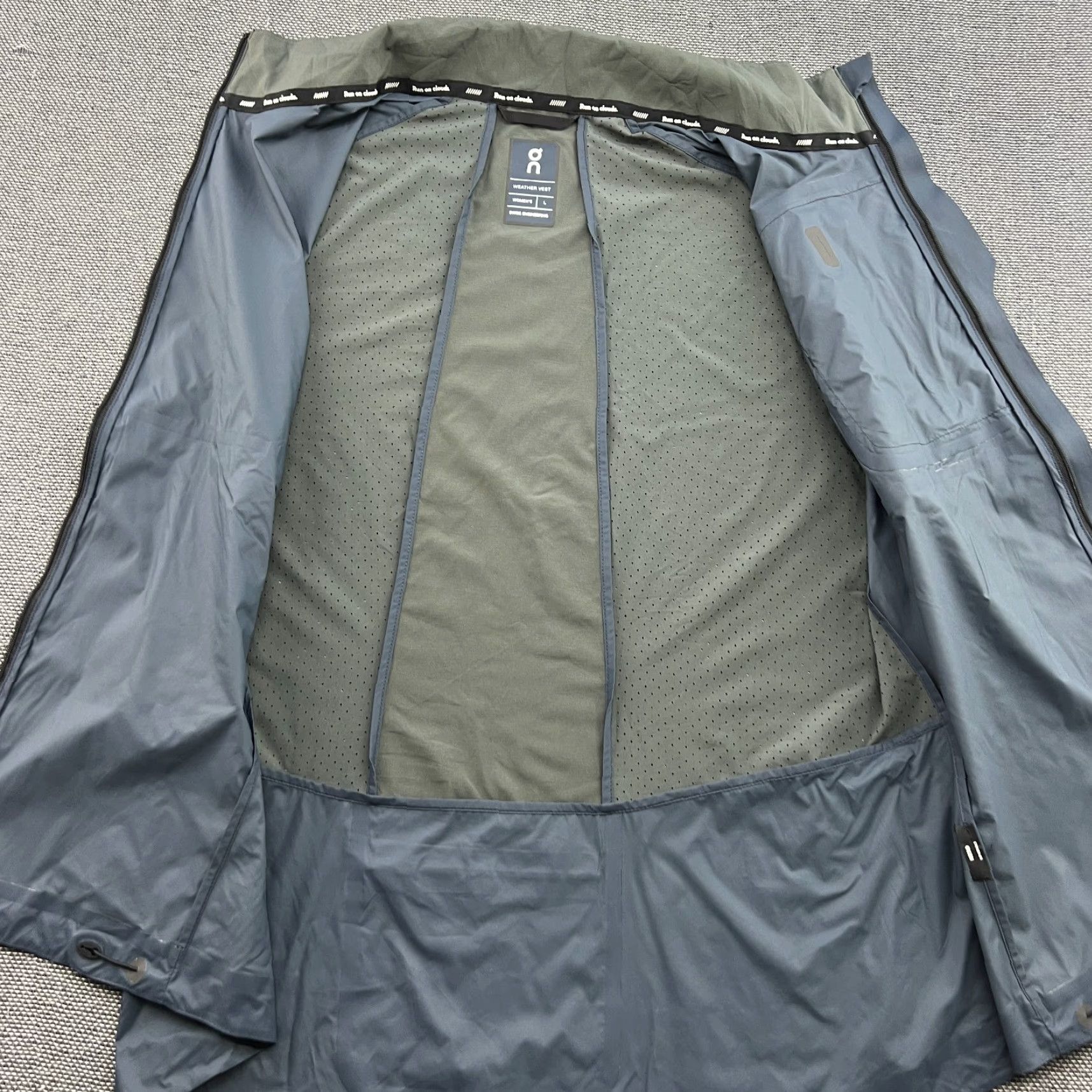 Vintage ON CloudsWeather Vest Womens Large Gray Sleeveless Gilet Jacket On Running On Clouds Regular Women's Vest Weather Vest Gray Large Wool? Size L / US 10 / IT 46 - 5 Thumbnail