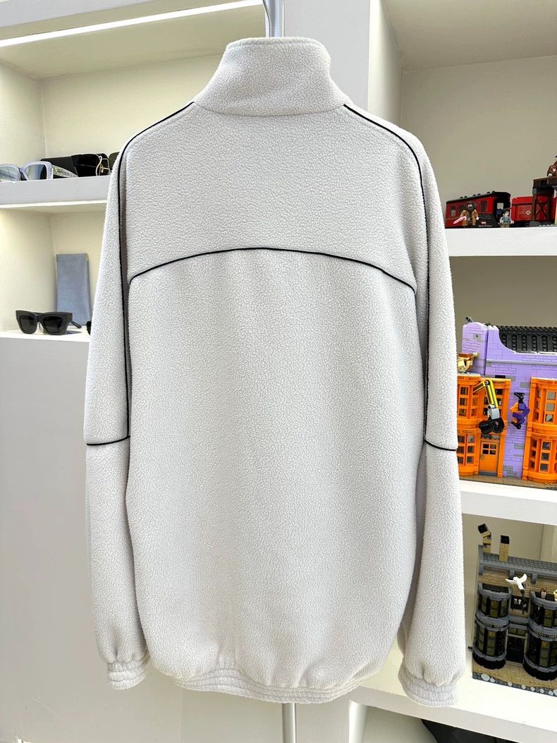 Balenciaga Balenciaga Off-White Polar Fleece Boomerang Jacket 2501-Nex Size US S / EU 44-46 / 1 - 5 Thumbnail