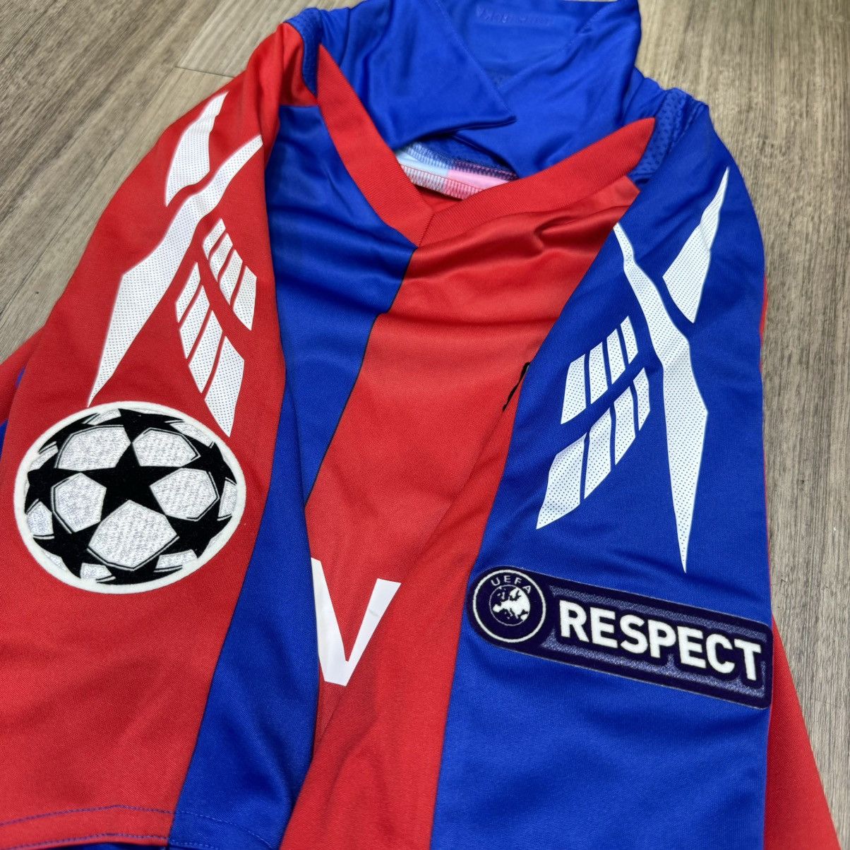 Reebok CSKA Moscow 10/11 Champions league home shirt #18 Honda(bnwt Size US M / EU 48-50 / 2 - 6 Thumbnail