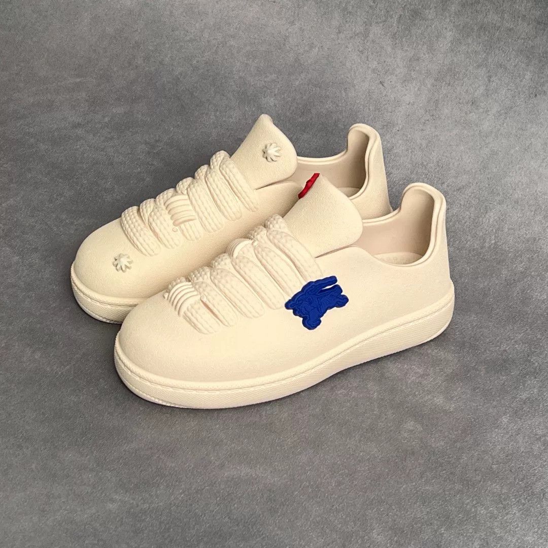 Burberry Burberry Casual Yellow Lowtop Sneakers 6 Men Size US 6 / EU 39 - 1 Thumbnail
