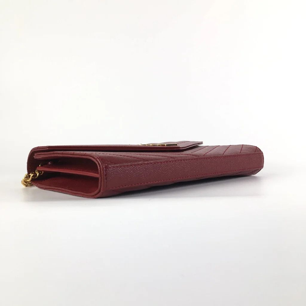Saint Laurent Paris o1tp1o1224 Size: OS/Cassandra Wallet On Chain in Red Size ONE SIZE - 5 Thumbnail