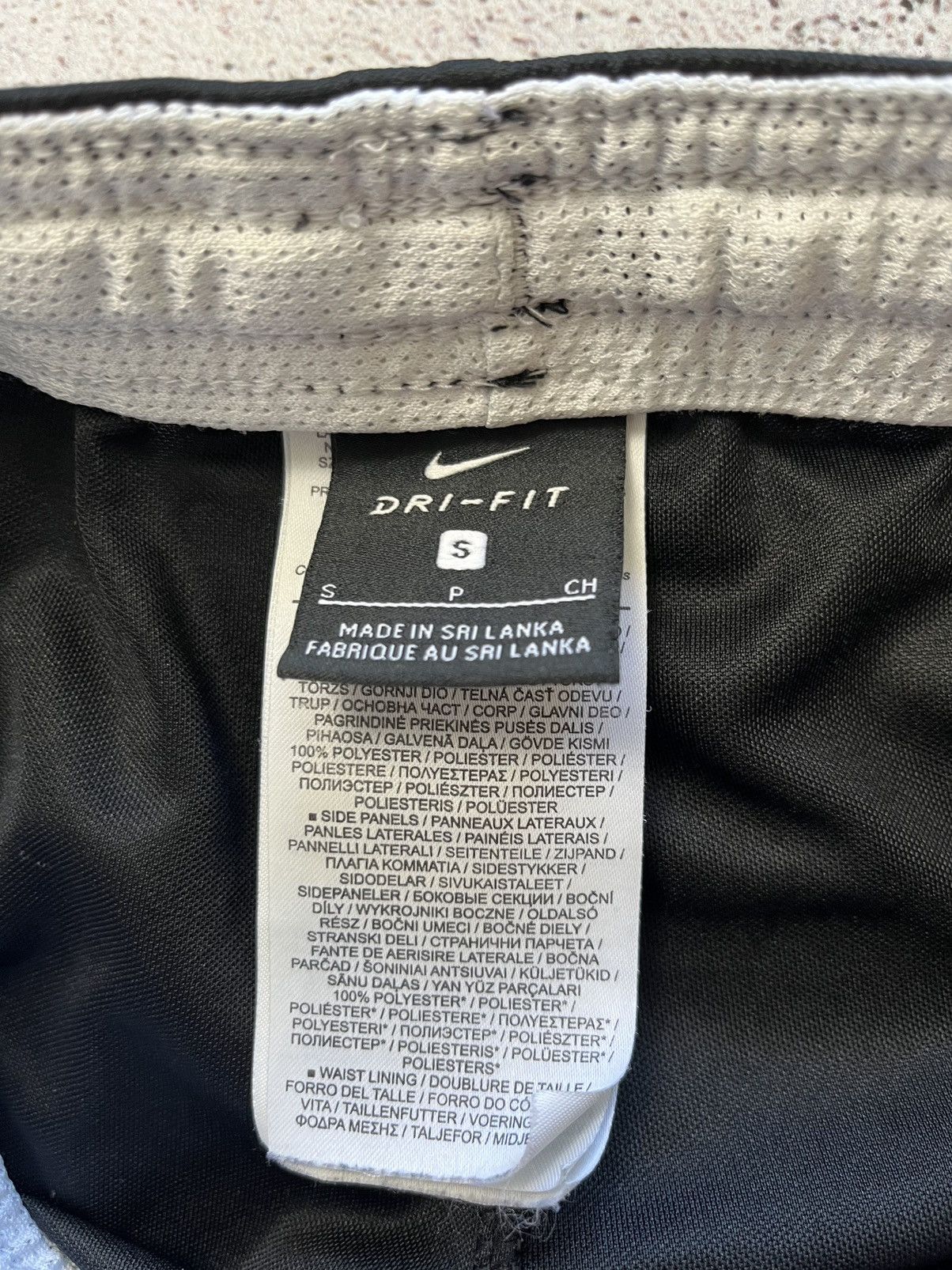 Nike Nike Tottenham Hotspur 2022/2023 Training Football Shorts Size US 30 / EU 46 - 4 Thumbnail