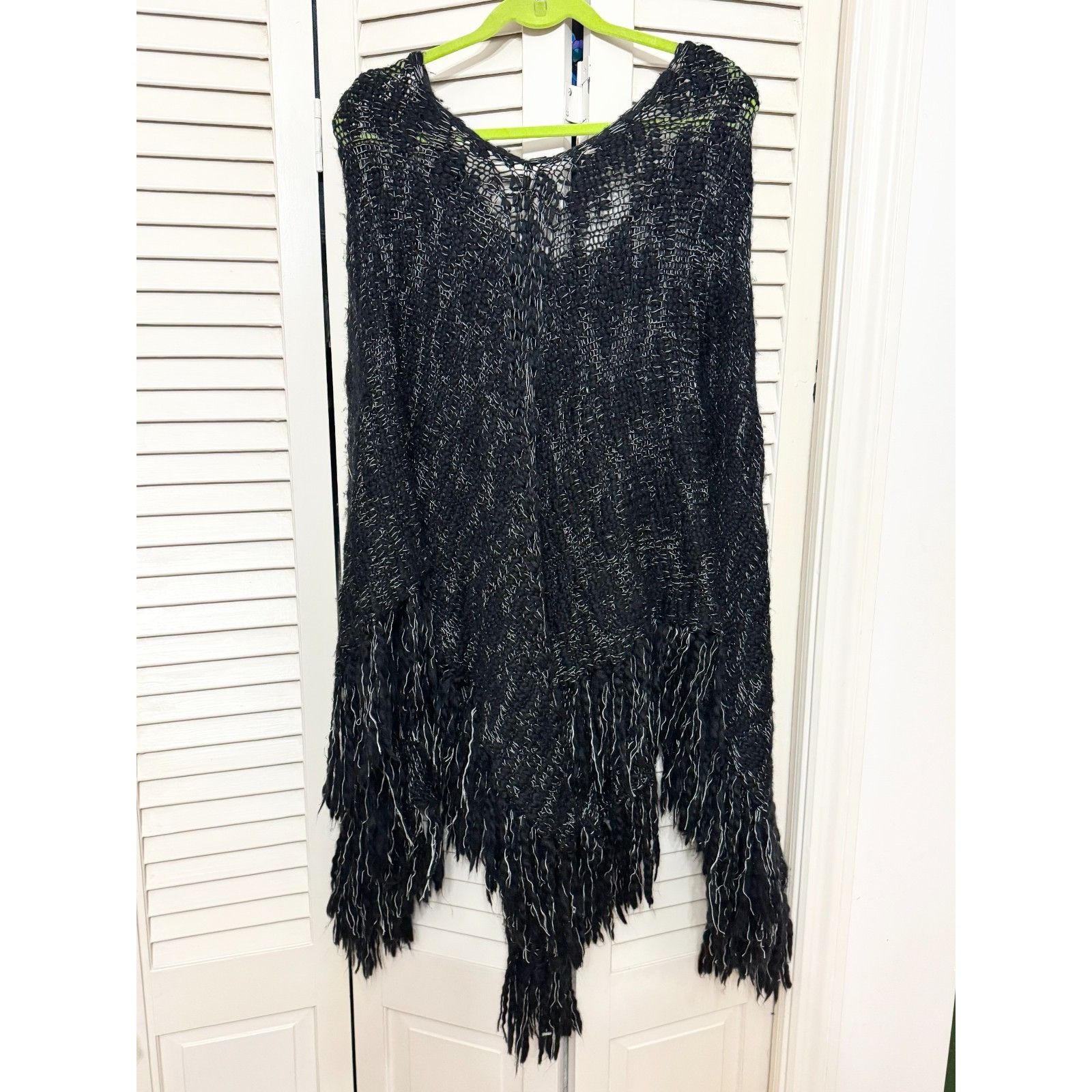 Other Black knitwear sweater tassel fringe poncho Size ONE SIZE - 6 Thumbnail