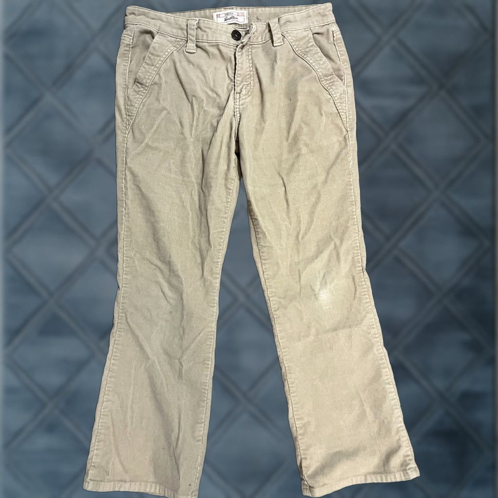 Levi's VINTAGE Levi's Jeans Bootcut Women 8 Beige Corduroy Inseam 28 In. Regular Fit 29W 28" L Easy Care Pockets 90s Outdoor? Size 30" / US 8 / IT 44 - 1 Thumbnail