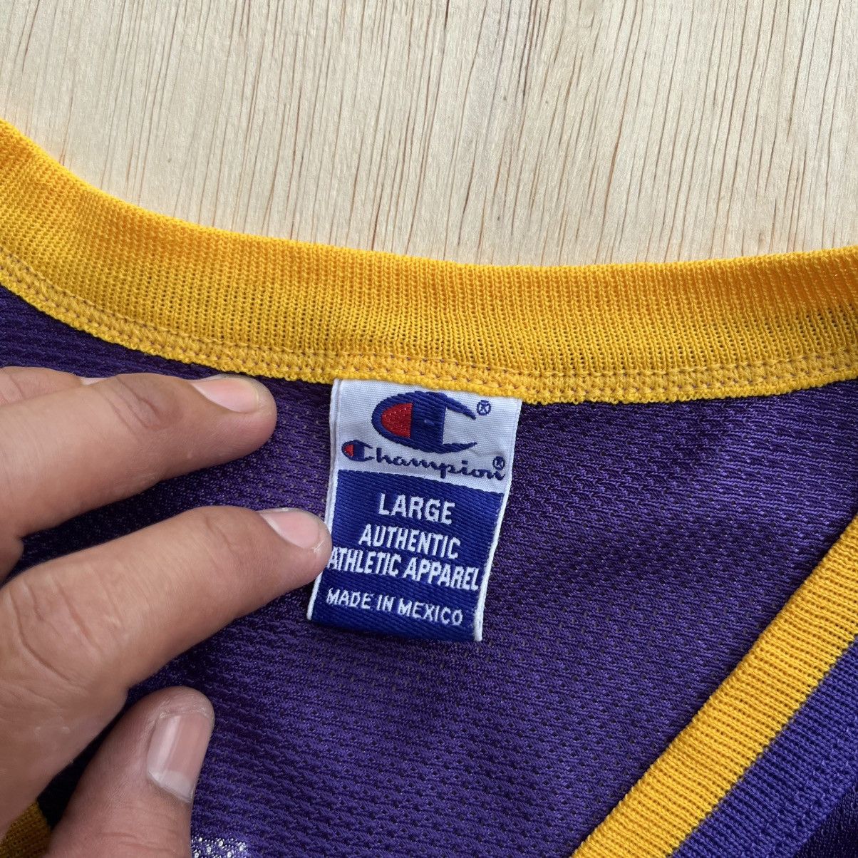 Champion VINTAGE NBA LA LAKERS KOBE BRYANT NO 8 CHAMPION JERSEY Size US L / EU 52-54 / 3 - 4 Thumbnail