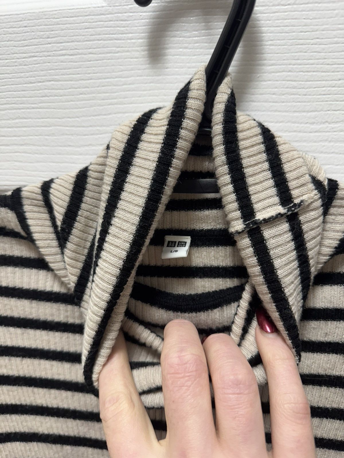 Uniqlo Uniqlo Wool Turtle Neck Stripped White Black Size L / US 10 / IT 46 - 3 Thumbnail