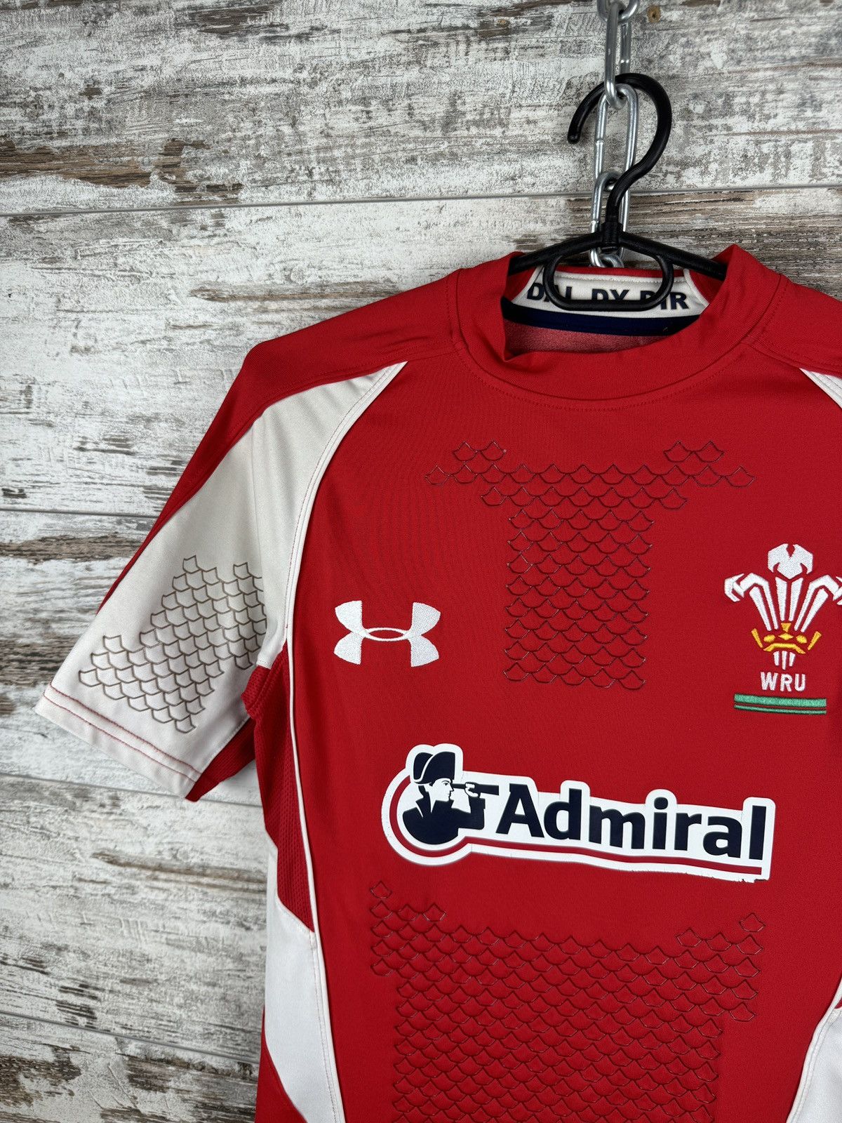 Under Armour Mens Vintage Wales Henson 12 Home rugby union shirt jersey Size US S / EU 44-46 / 1 - 3 Thumbnail