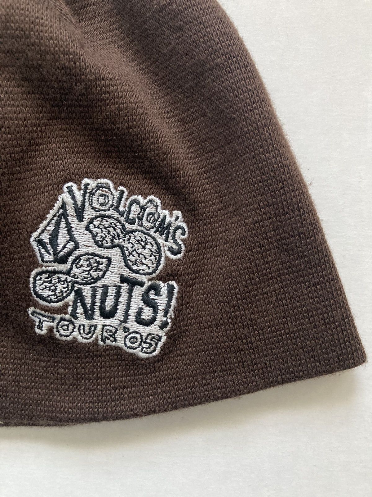 Volcom VOLCOM'S NUTS! TOUR 2005 BROWN BEANIE CAP SKATE VINTAGE Y2K Size ONE SIZE - 2 Thumbnail