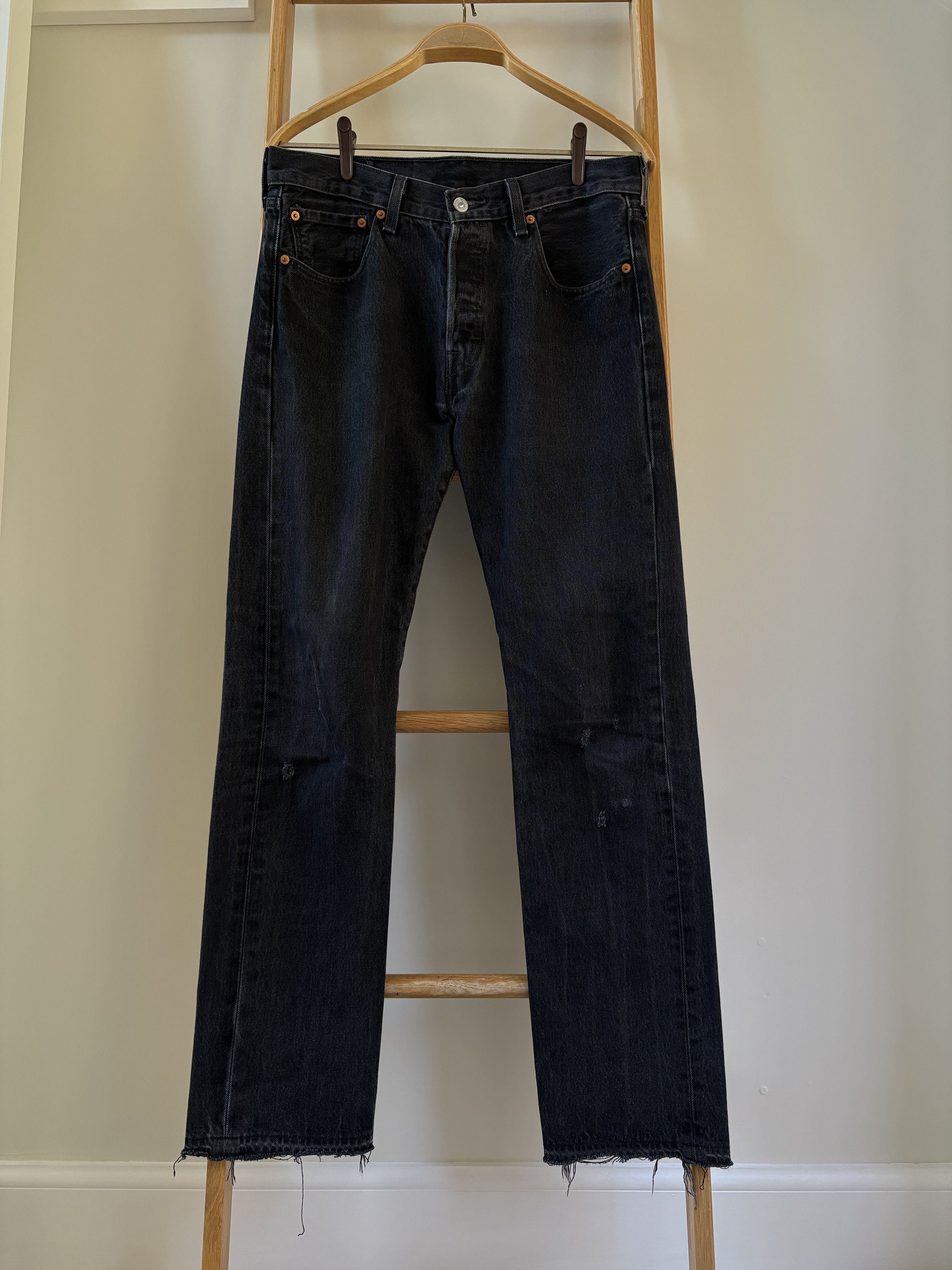 Levi's × Vintage Levi's Vintage Faded Distressed Jeans Size US 32 / EU 48 - 1 Thumbnail