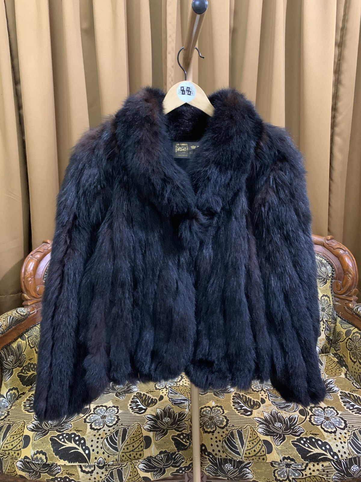Sagafurs VINTAGE SAGA FOX FUR JACKET Size US L / EU 52-54 / 3 - 1 Thumbnail