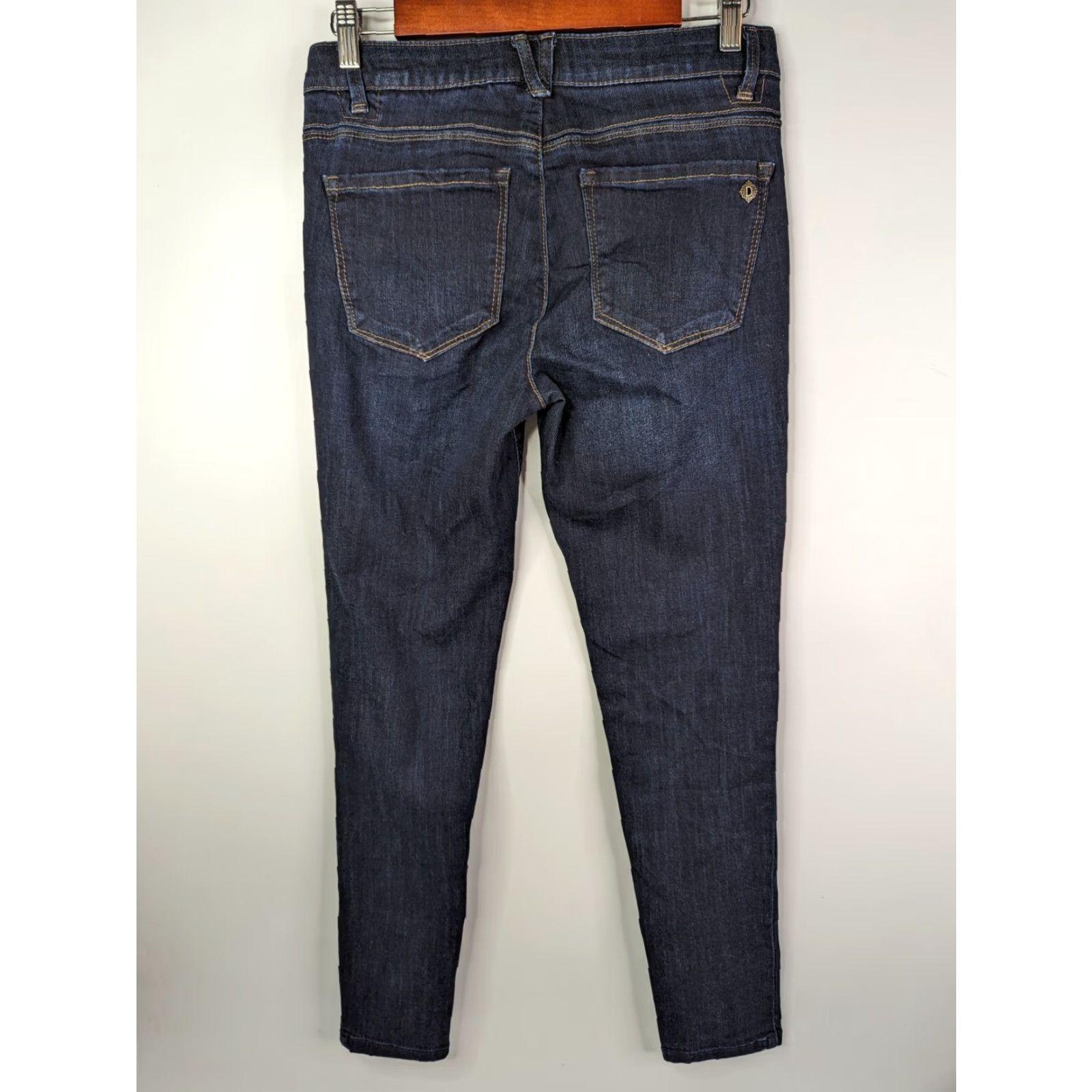 Vintage **Democracy Women's Dark Wash Skinny Stretch Blue Jeans Size 4** User: **Democracy Women's Stretch Dark Wash Skinny Blue Jeans Size 4** Size 27" / US 4 / IT 40 - 4 Thumbnail