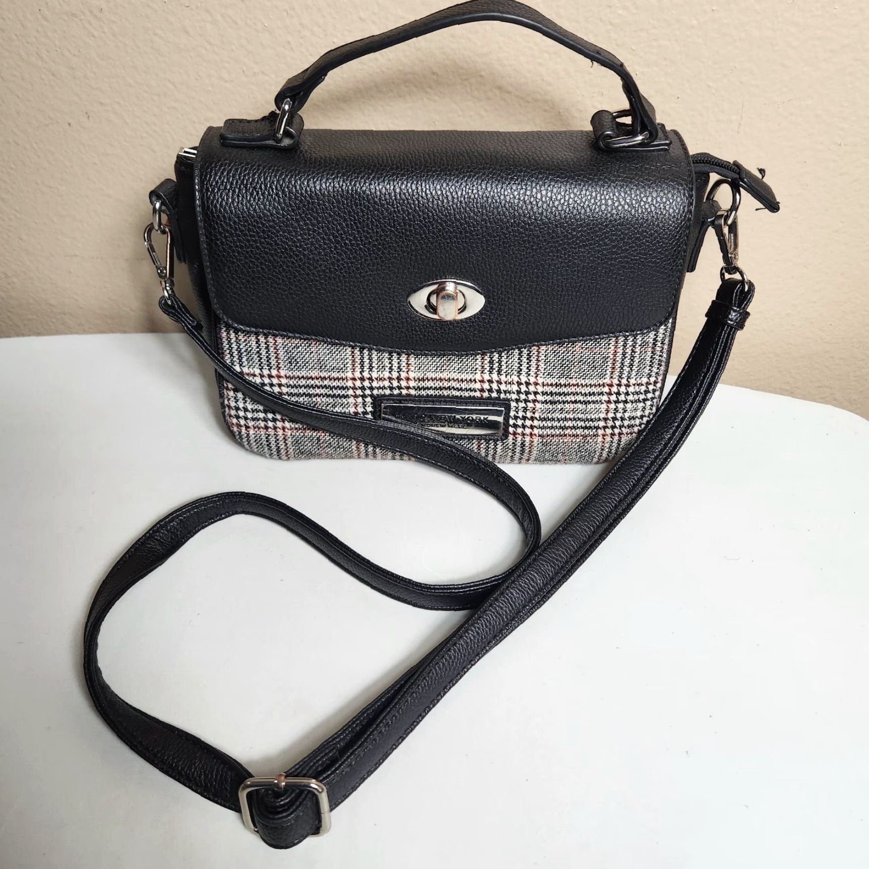 Vintage **Pebbled Black Marc New York Plaid Faux Leather Women's Shoulder Bag** User: **Black Marc New York Plaid Pebbled Faux Leather Women's Shoulder Bag** Size ONE SIZE - 2 Thumbnail